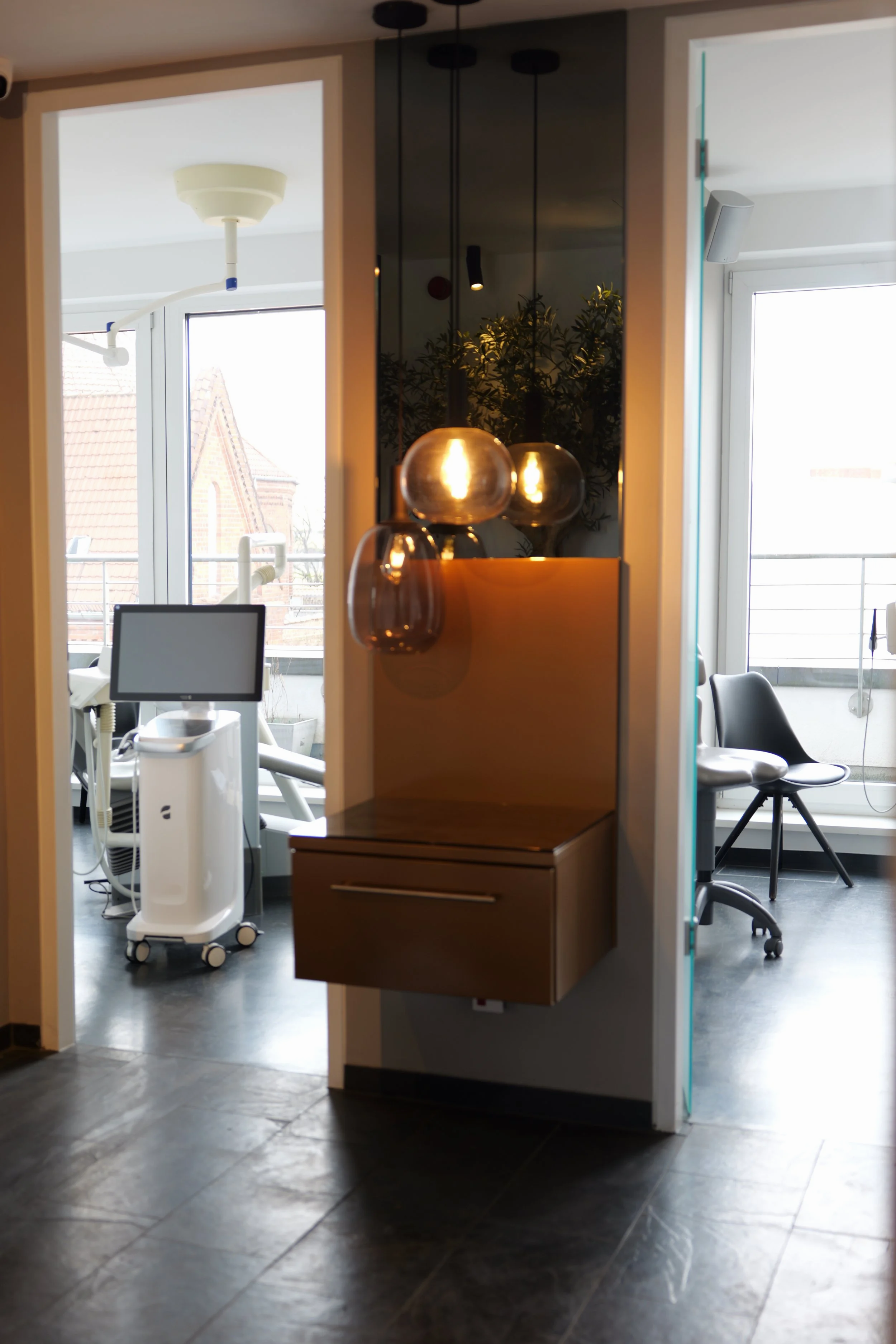 Moderne Zahnarztpraxis in Berlin-Steglitz – umfassende zahnmedizinische Leistungen | Modern dental clinic in Berlin Steglitz offering comprehensive dental services
Zahnzentrum Steglitz