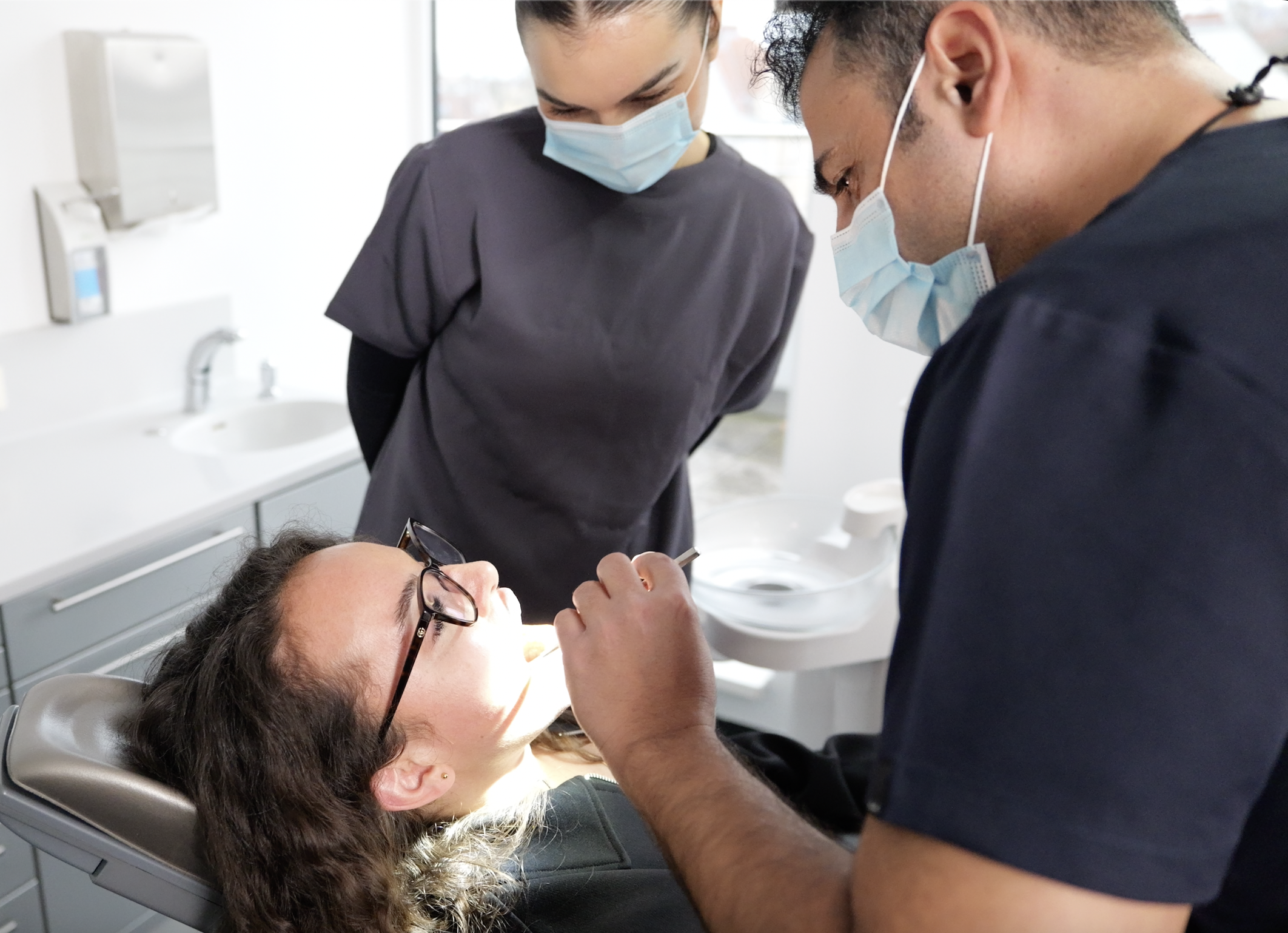 Moderne Zahnarztpraxis in Berlin-Steglitz – umfassende zahnmedizinische Leistungen | Modern dental clinic in Berlin Steglitz offering comprehensive dental services
Zahnzentrum Steglitz