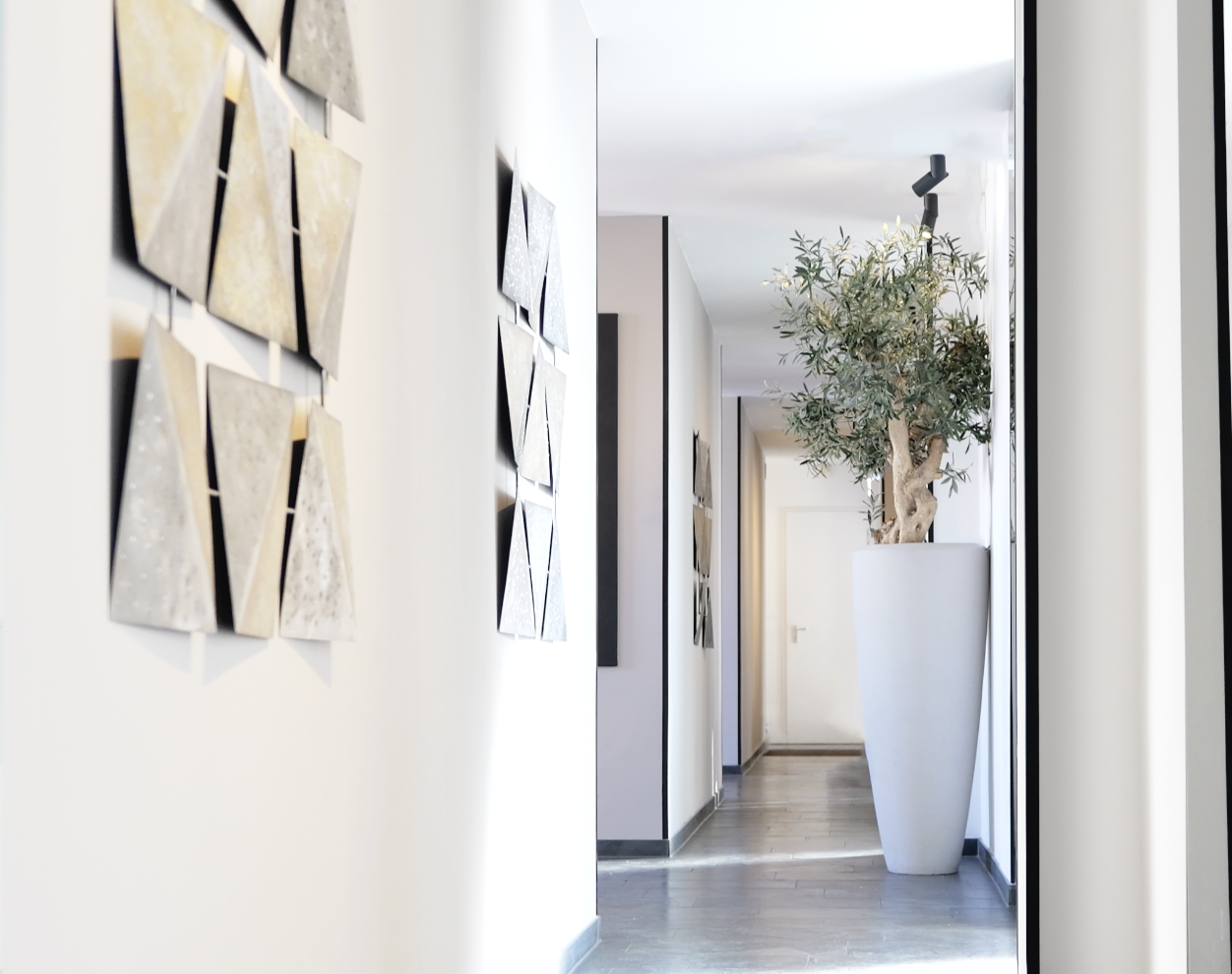 Moderne Zahnarztpraxis in Berlin-Steglitz – umfassende zahnmedizinische Leistungen | Modern dental clinic in Berlin Steglitz offering comprehensive dental services
Zahnzentrum Steglitz