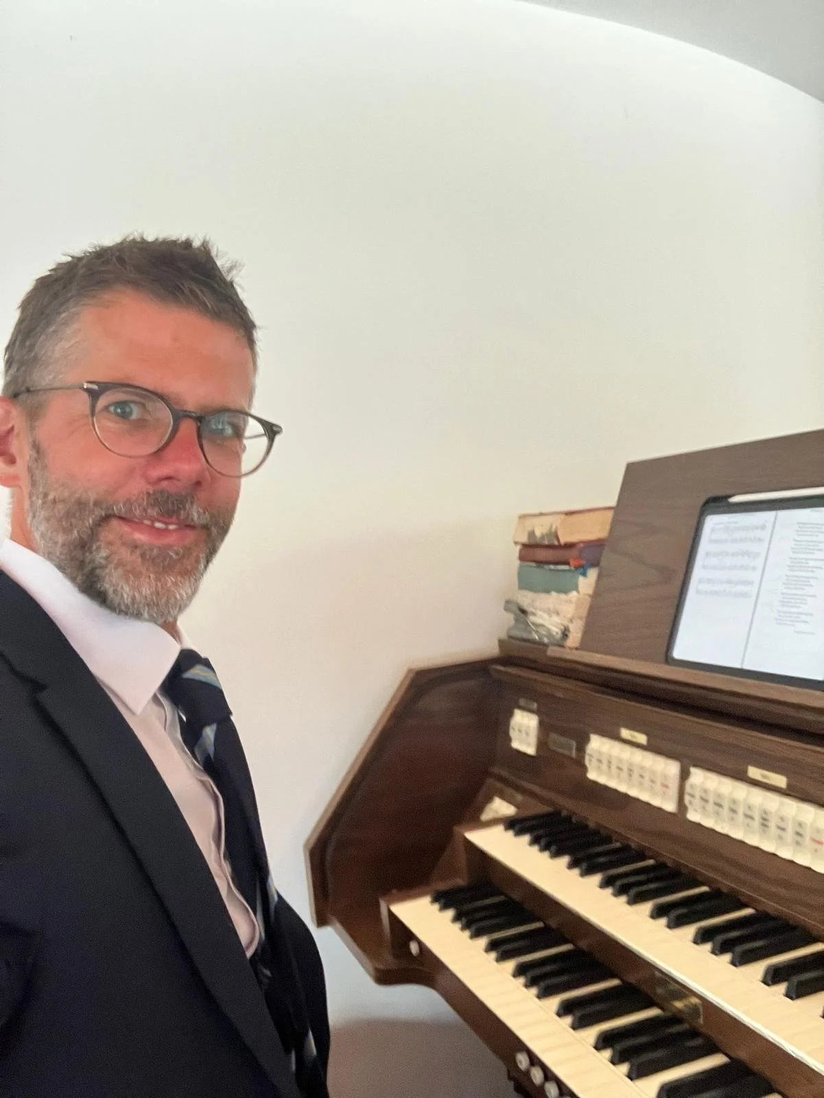 Funeral Organist - Bristol Memorial Woodlands