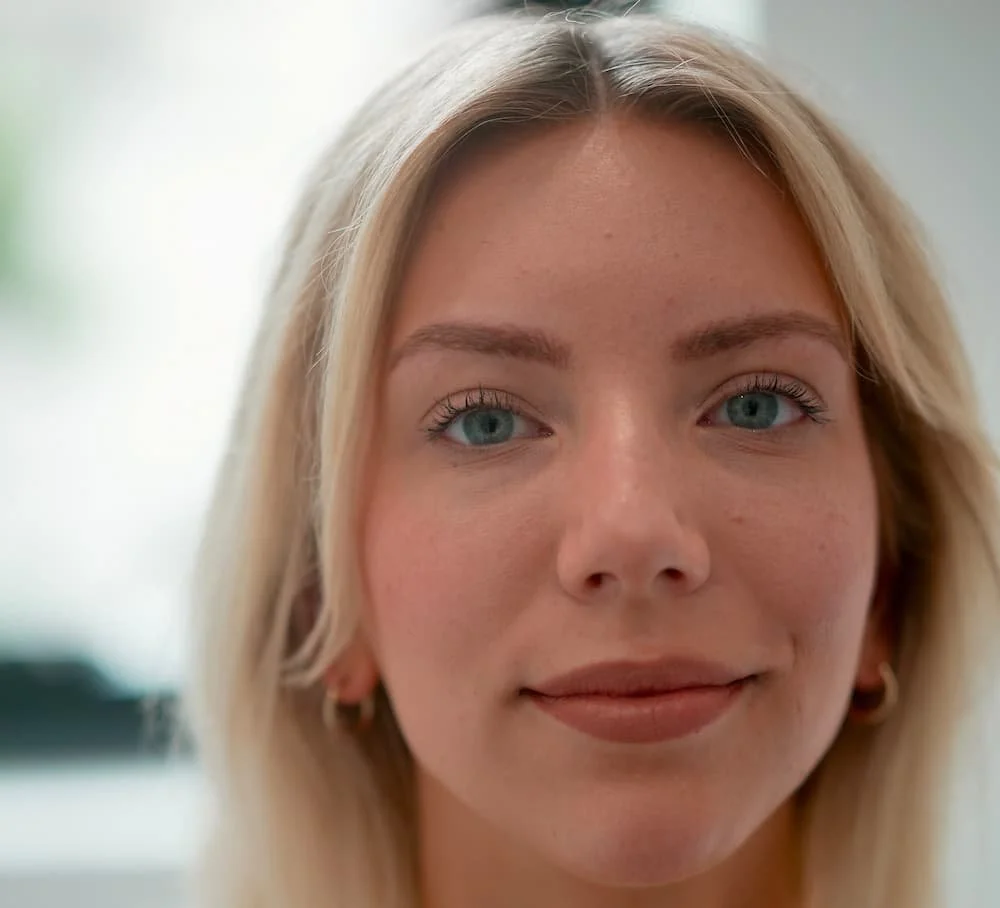 Custom blonde hybrid pigment for nano brows that healed without colour shift to red or grey in Paddington brow tattoo salon