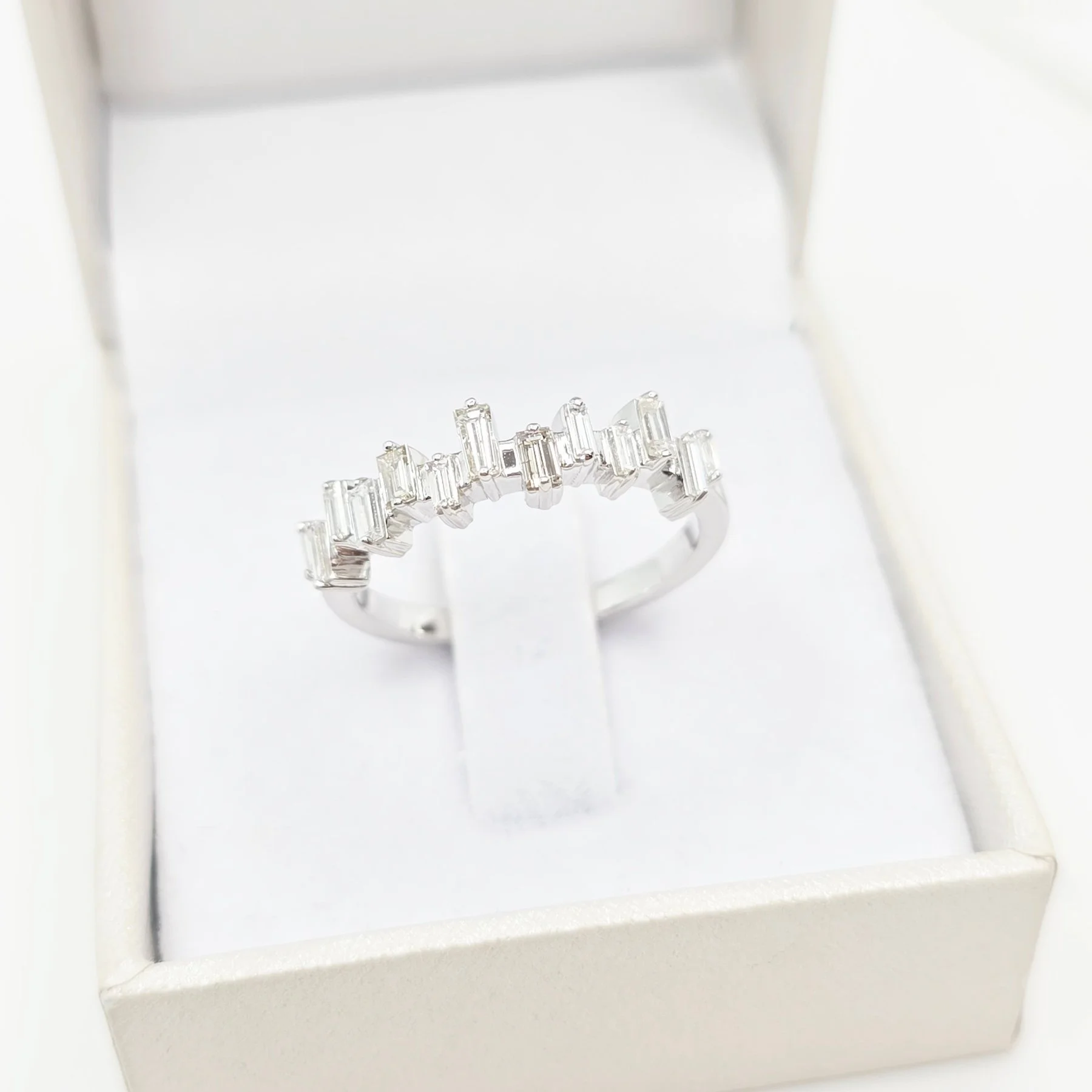 R 0.60 mystical white 10.jpg