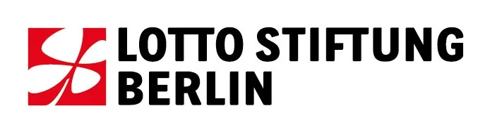 Logo der Lotto Stiftung Berlin mit rotem Symbol und schwarzem Text