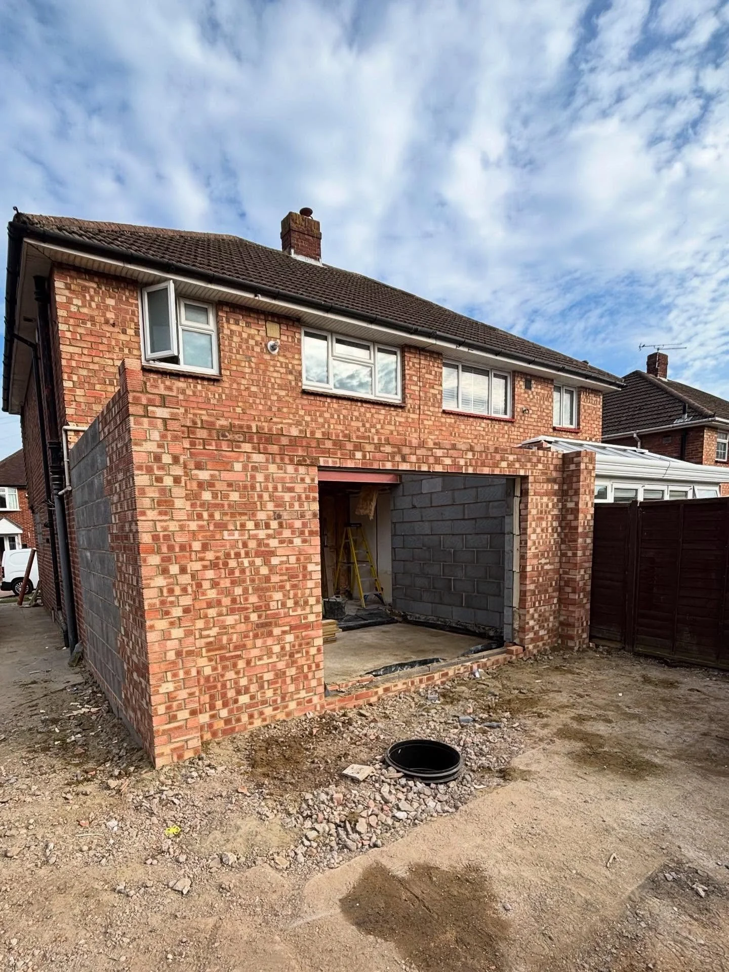Rustic brick finish on this new single-storey extension, keeping the original character of the Farlington home. Maximising living space and creating natural light 🧱☀️

Contact us for any enquiry&rsquo;s:
Info@altoconstruction.co.uk

#construction #e