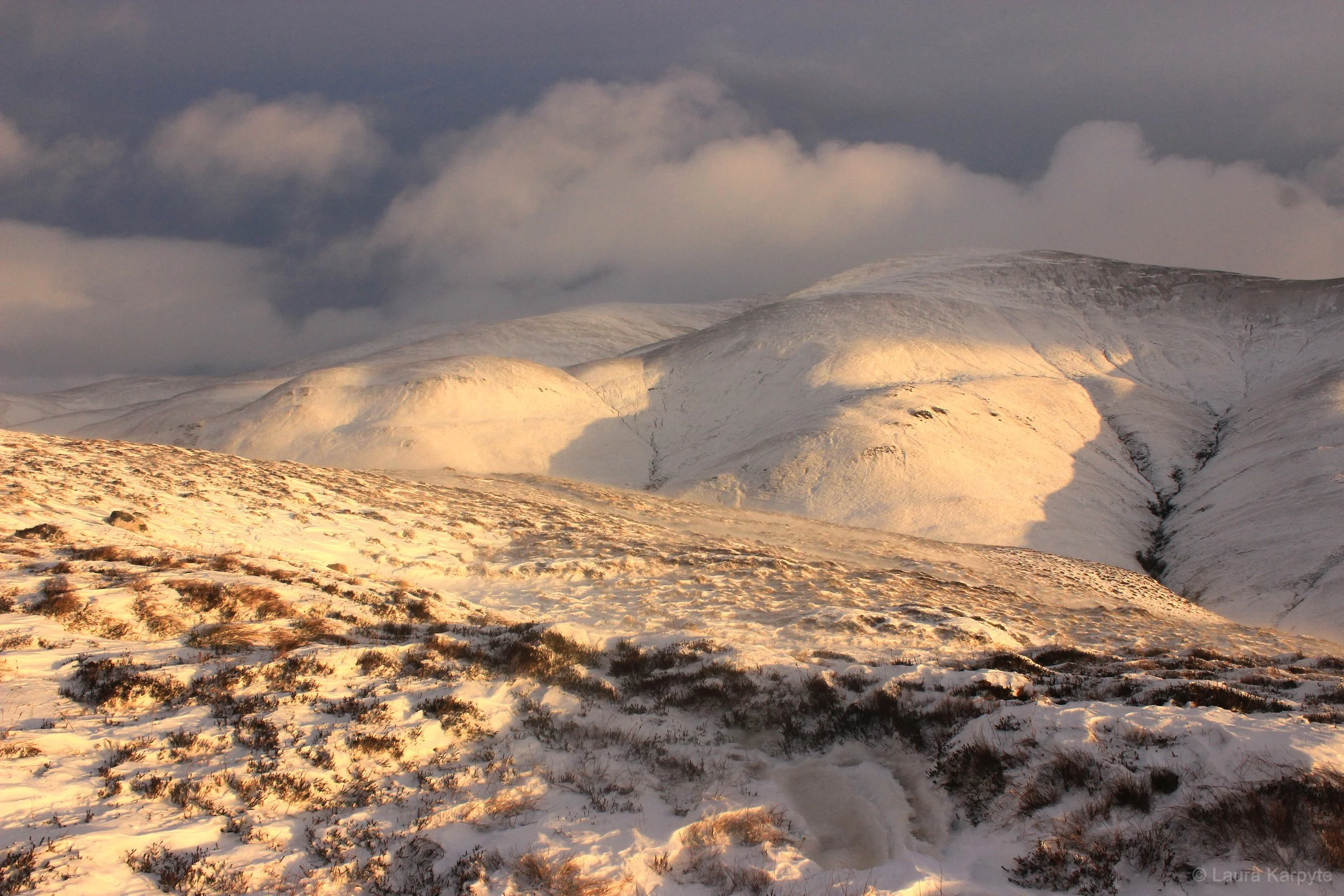 b27 Beinn a'Ghlo from Carn a Chlamain.jpg