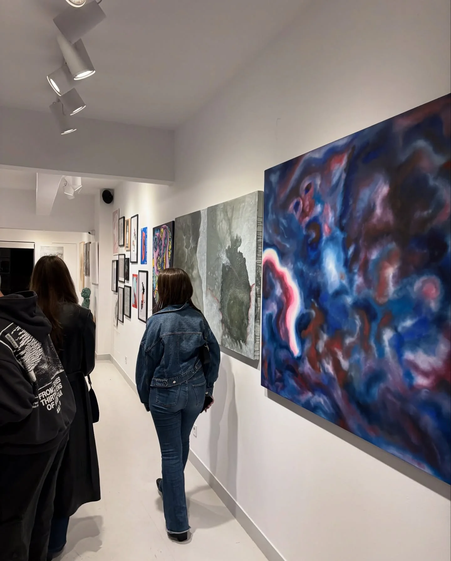 Last Friday was a big day! It was my very first time exhibiting my work, and with the help of @theholyartgallery, my dream came to life ✨💝

A huge thank you to everyone who came to support me and all the amazing fellow artists! Excited to see what c