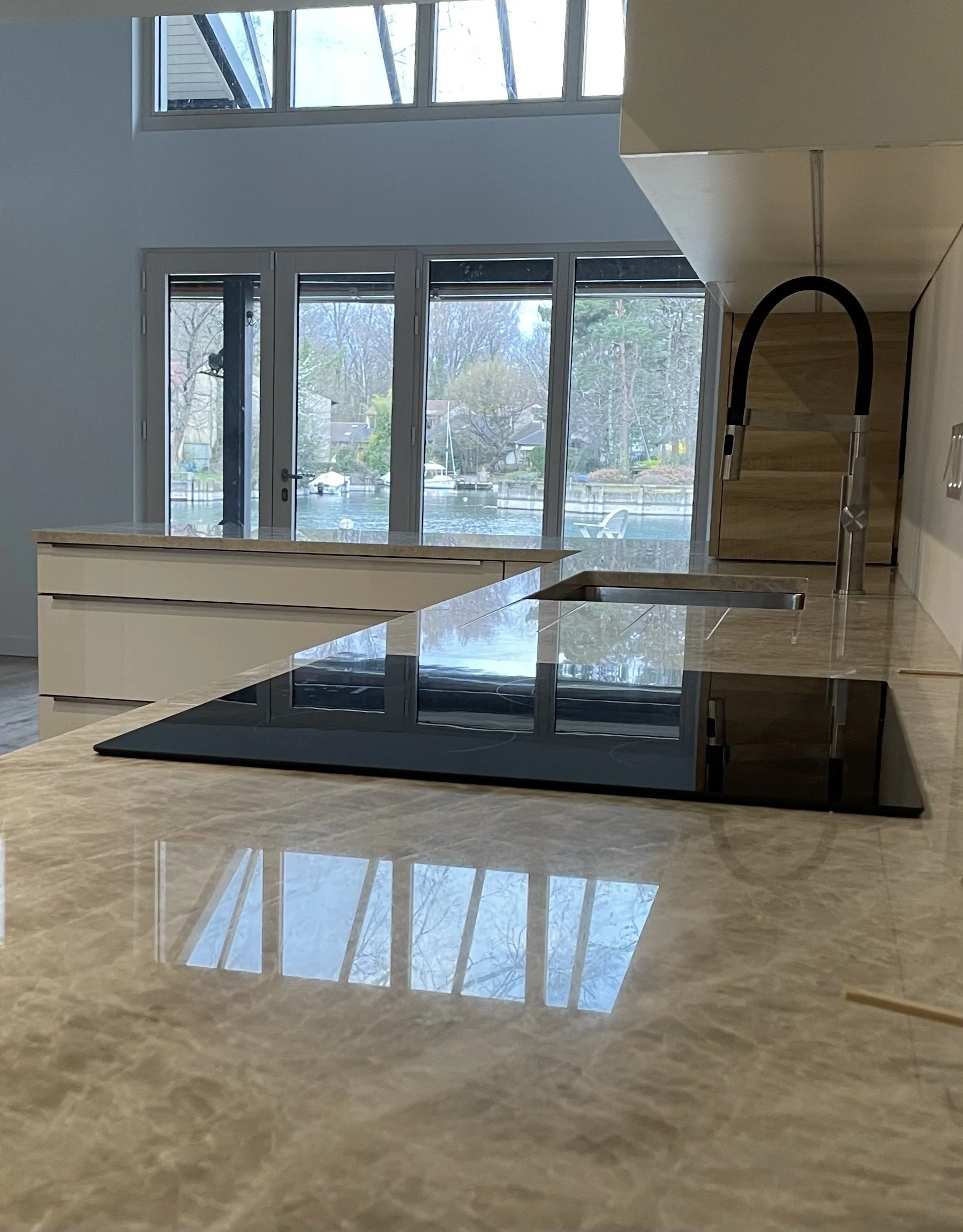 Aménagement de Cuisine en Haute-Savoie : Le Guide de l'Architecte d'Intérieur