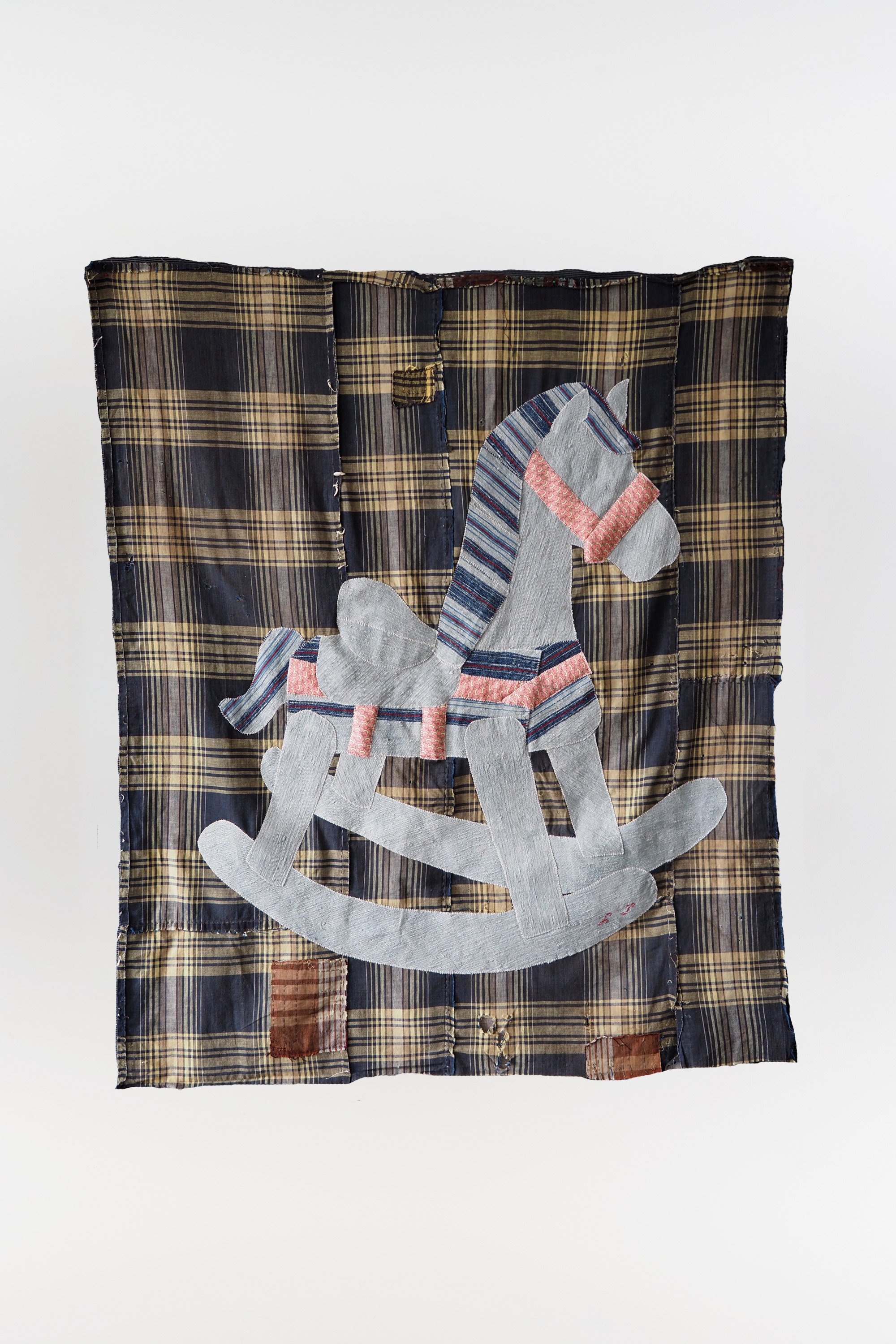 Joachim Perez 
Holzträume, 2026
Vintage german and japanese appliqué,
white cotton thread
103 x 93 cm

5'500€