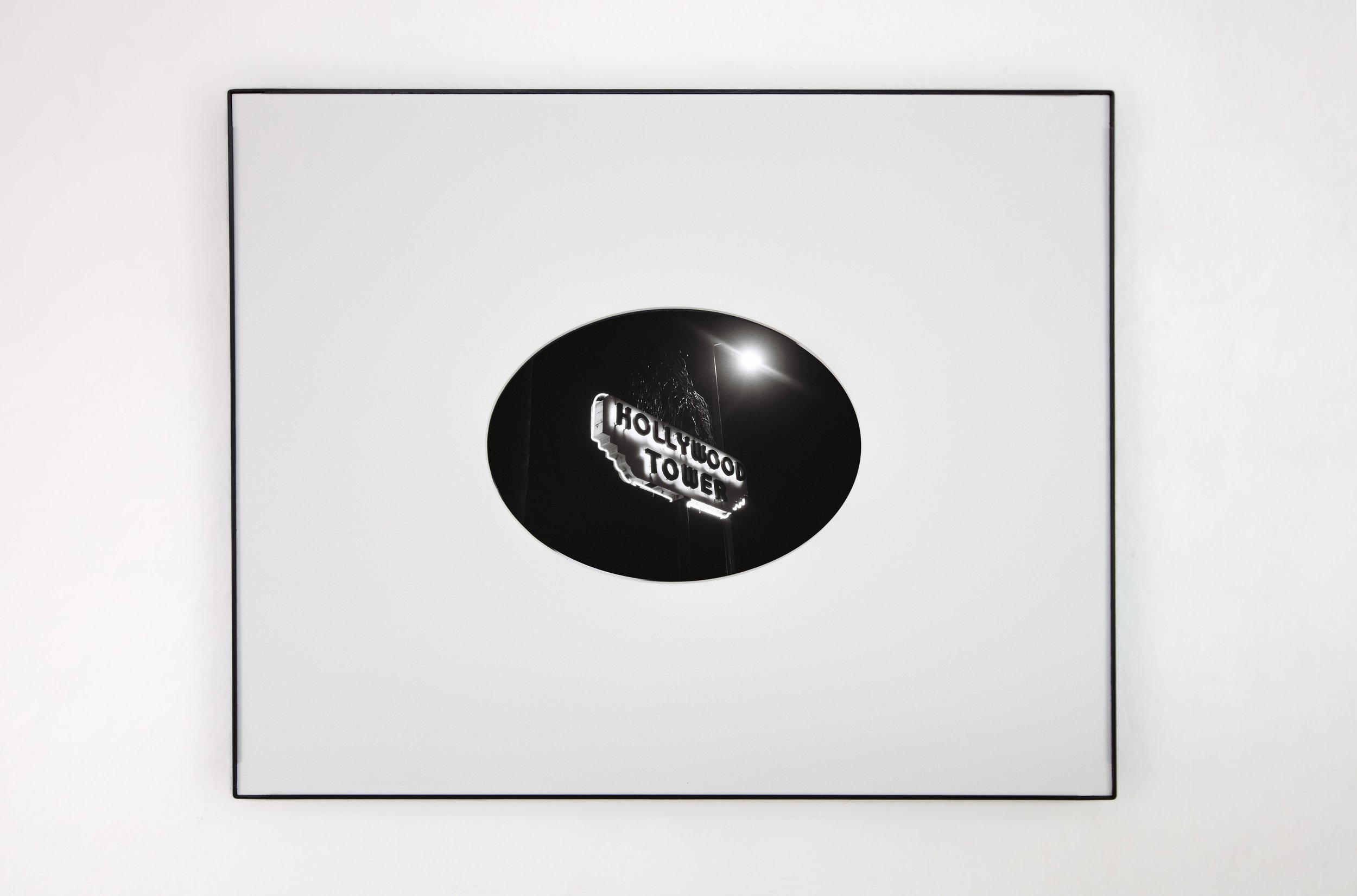 Marissa Delano
Hollywood Tower X, 2010/2026
Silver gelatin in custom artist frame || 1 of 4 +2AP
16 x 20 x 0.25 inches || 40.64 x 50.8 x 0.6 cm

3'000€
