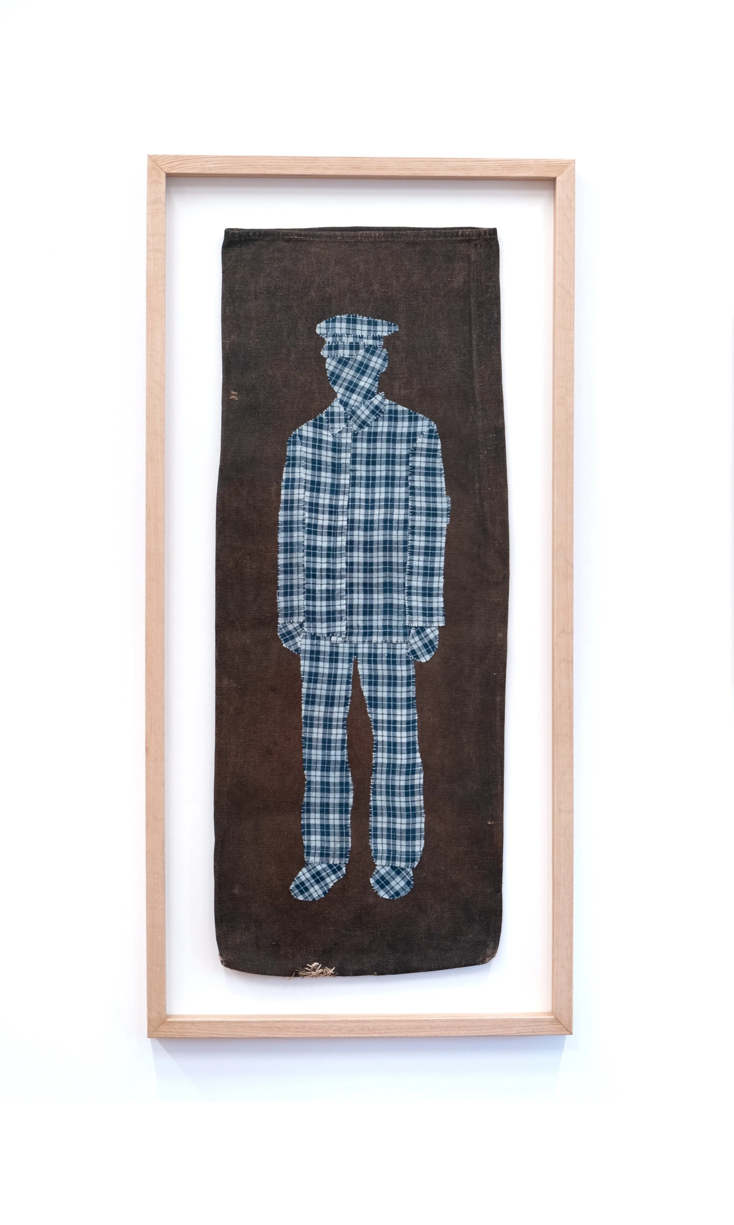 Matière Témoin, 2026
Appliqué on antique fabric, Japanese white and blue cotton thread
Framed in oak with museum glass
80,5 x 32 cm unframed
88,5 x 40 cm framed