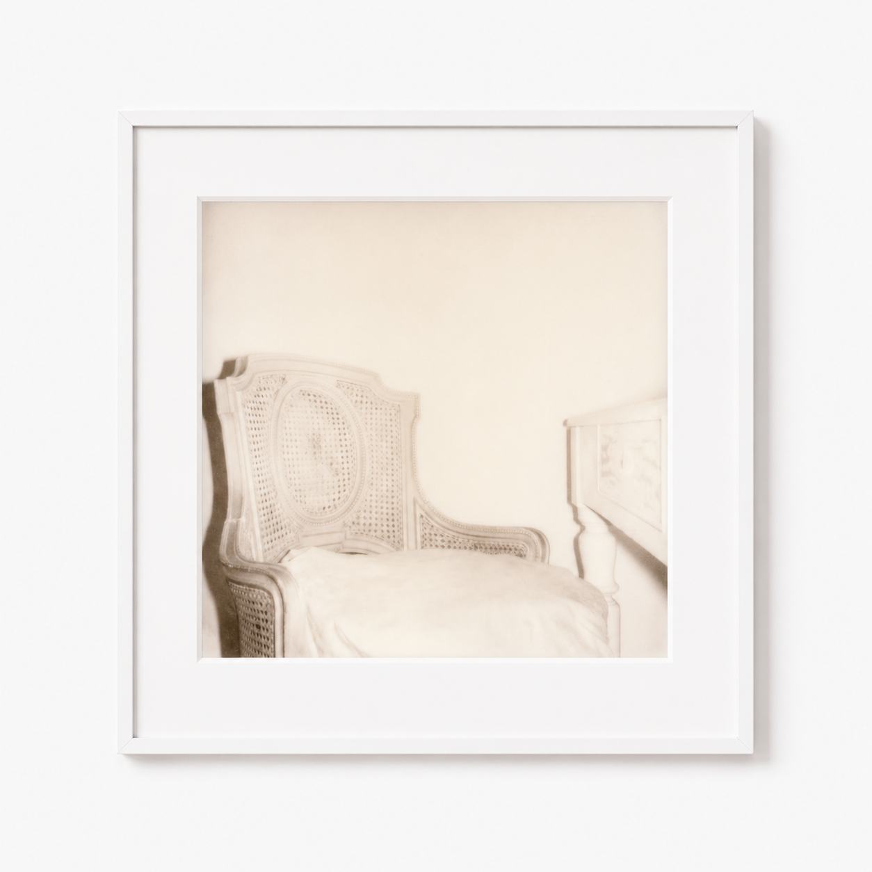 Chambre Etroite 01 (Hervé Guibert), 2021
Archival print on Hahnemühle satin paper
Framed in white plywood with passe-partout
Edition of 3/3 + 2AP
63 x 63 cm 
3'700 CHF 