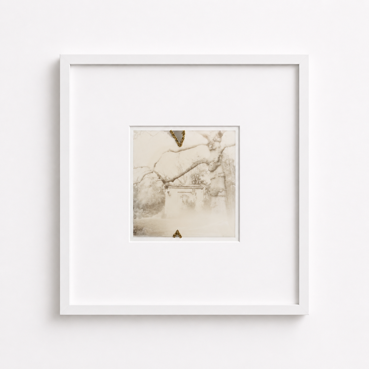 Kintsugi, 2025
Polaroid framed
Unique piece 
33 x 33 cm

1'200 CHF  