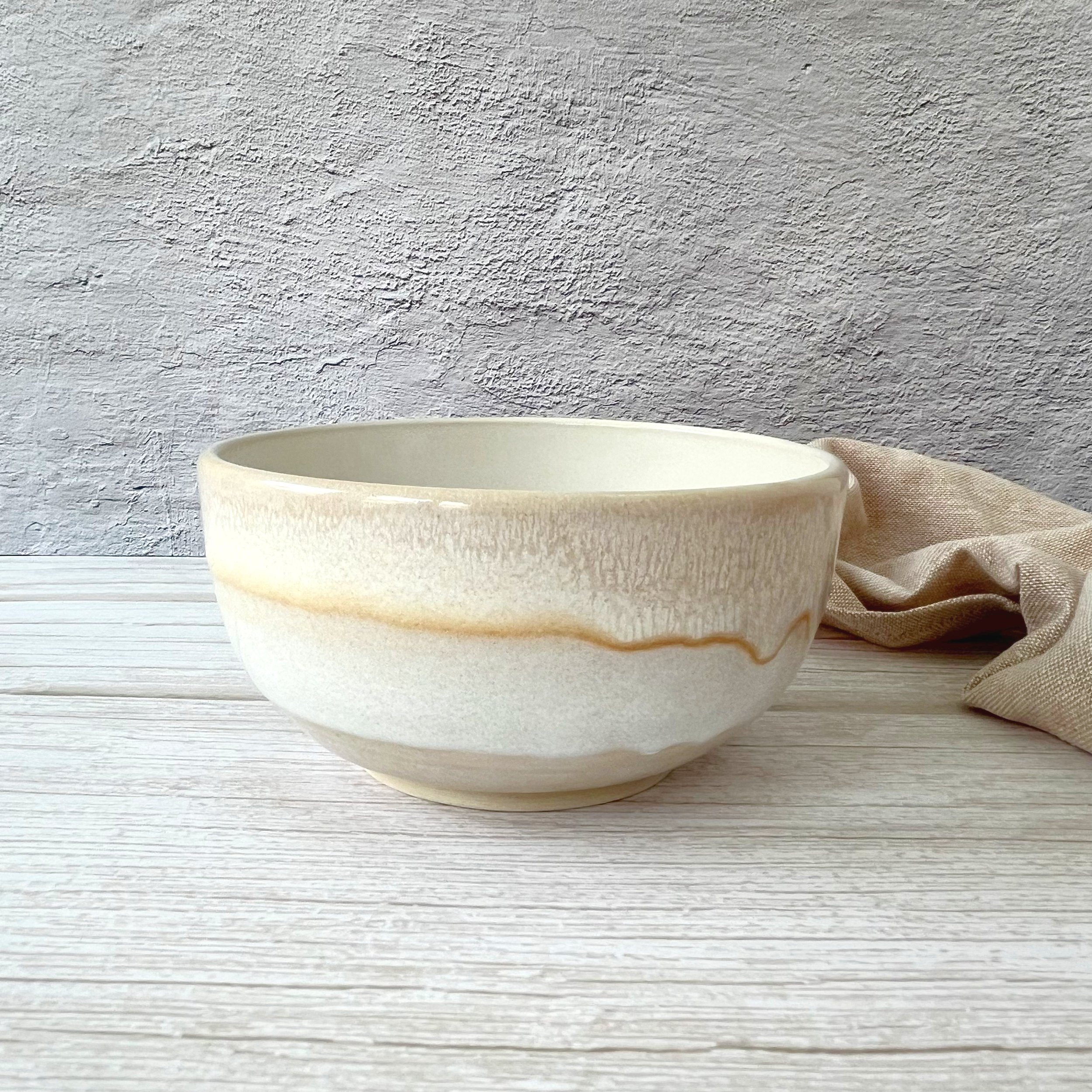 Smooth bowl - cream & white
