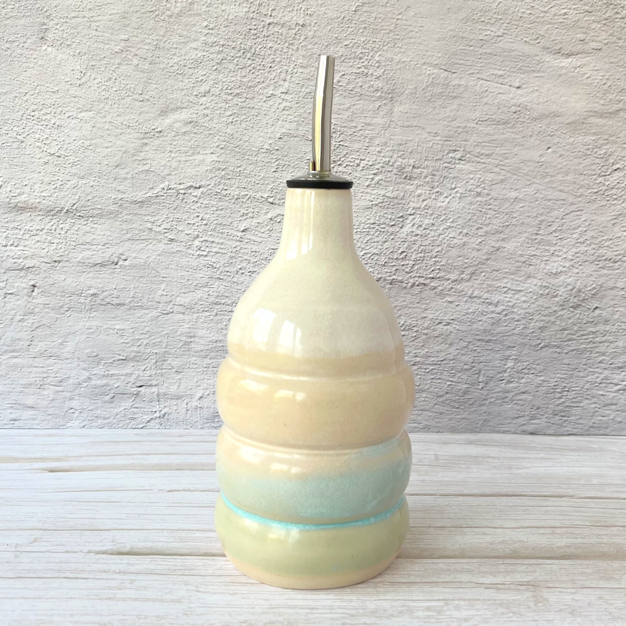 Oil Pourer - turquoise and cream