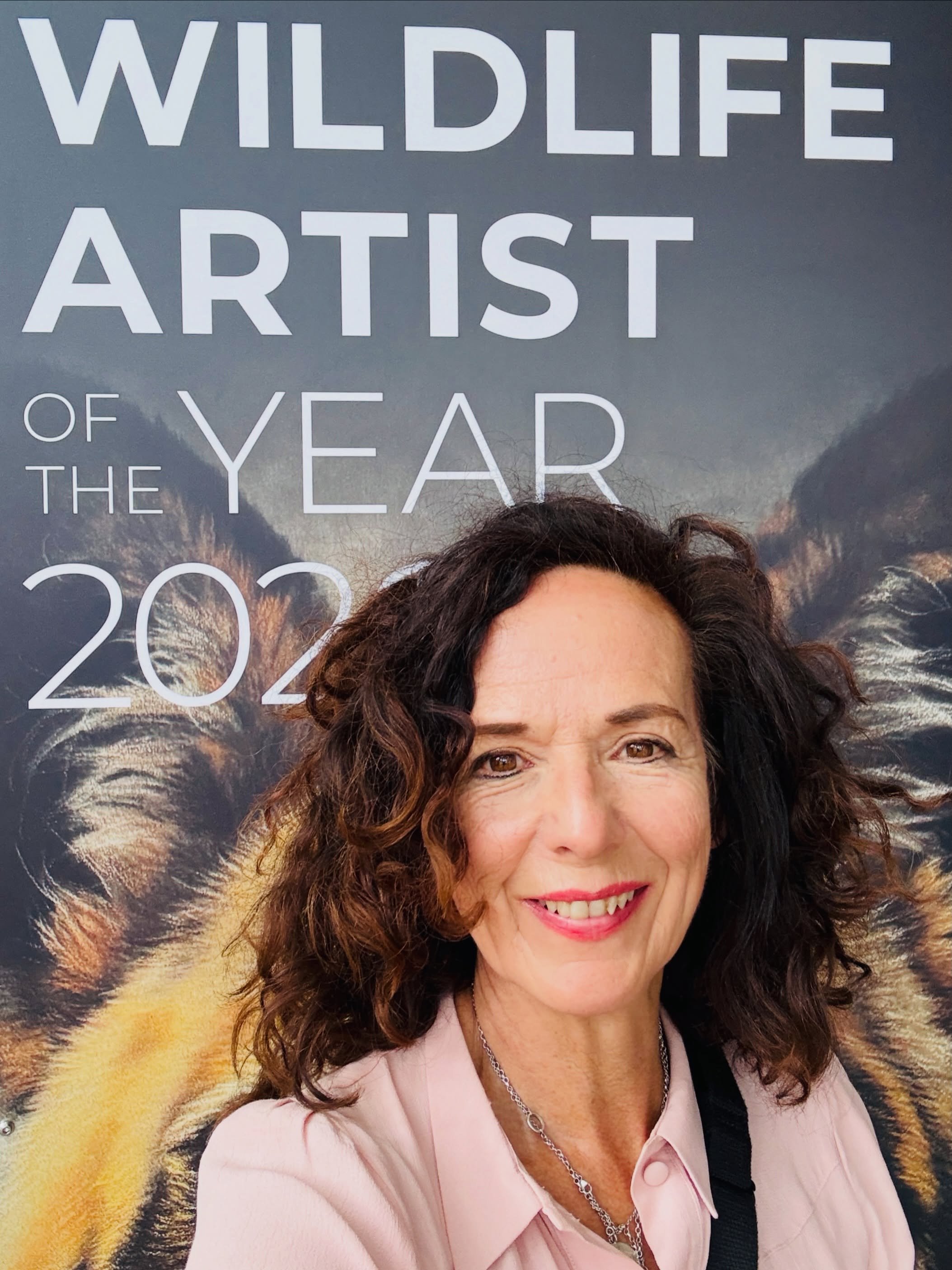 Busy day in London Town! 

Last day of Wildlife Artist of the Year exhibition -@dswfwildlifeart

Had to go and take another look at all the amazing artworks on show - impossible to pick a favourite,I have so many that I love ❤️

And had to bid a fond