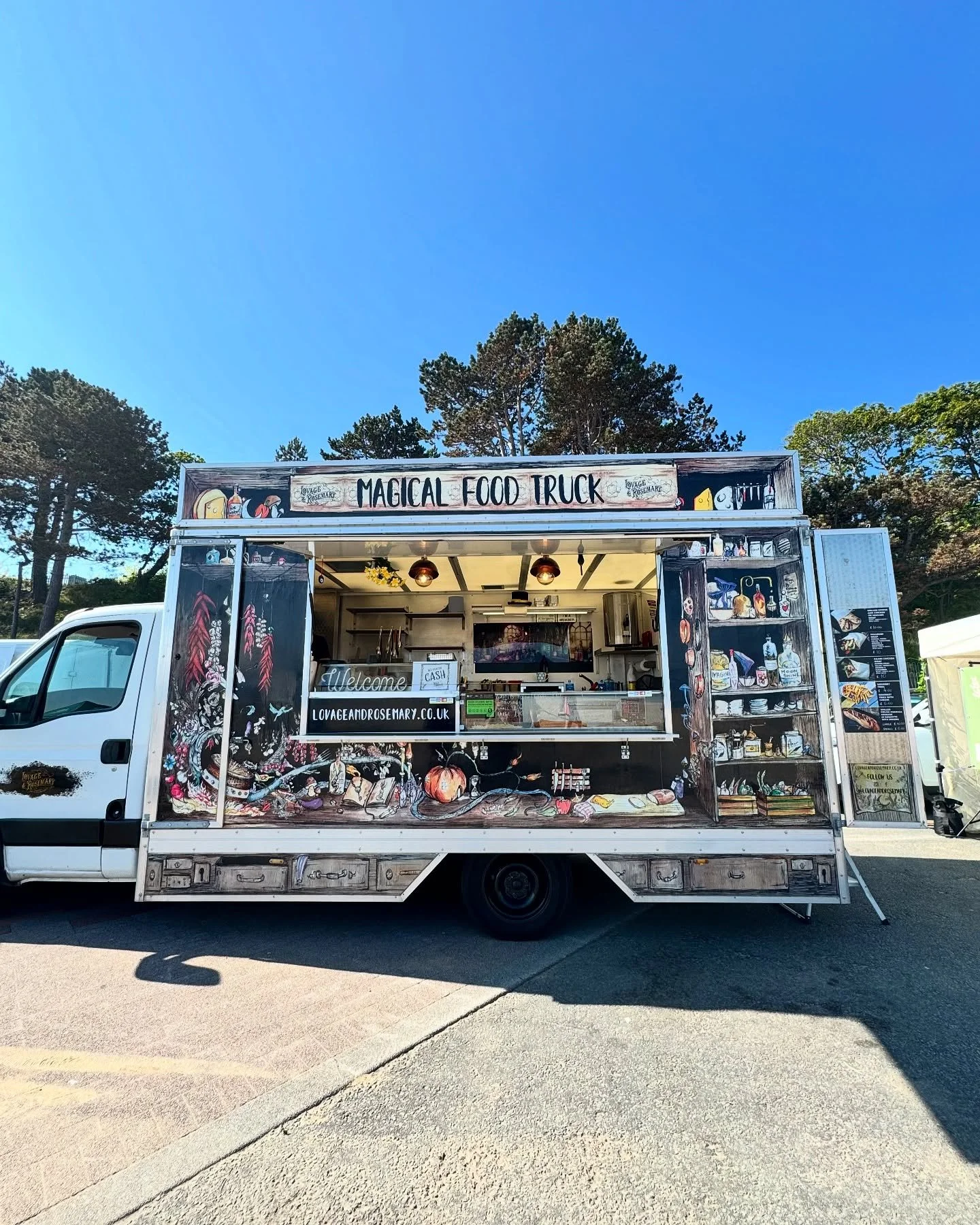 Amazing day for the festival! 
Sun is shining, sea is warm! 
Come join us today and tomorrow 
#summerfestival #foodtruck