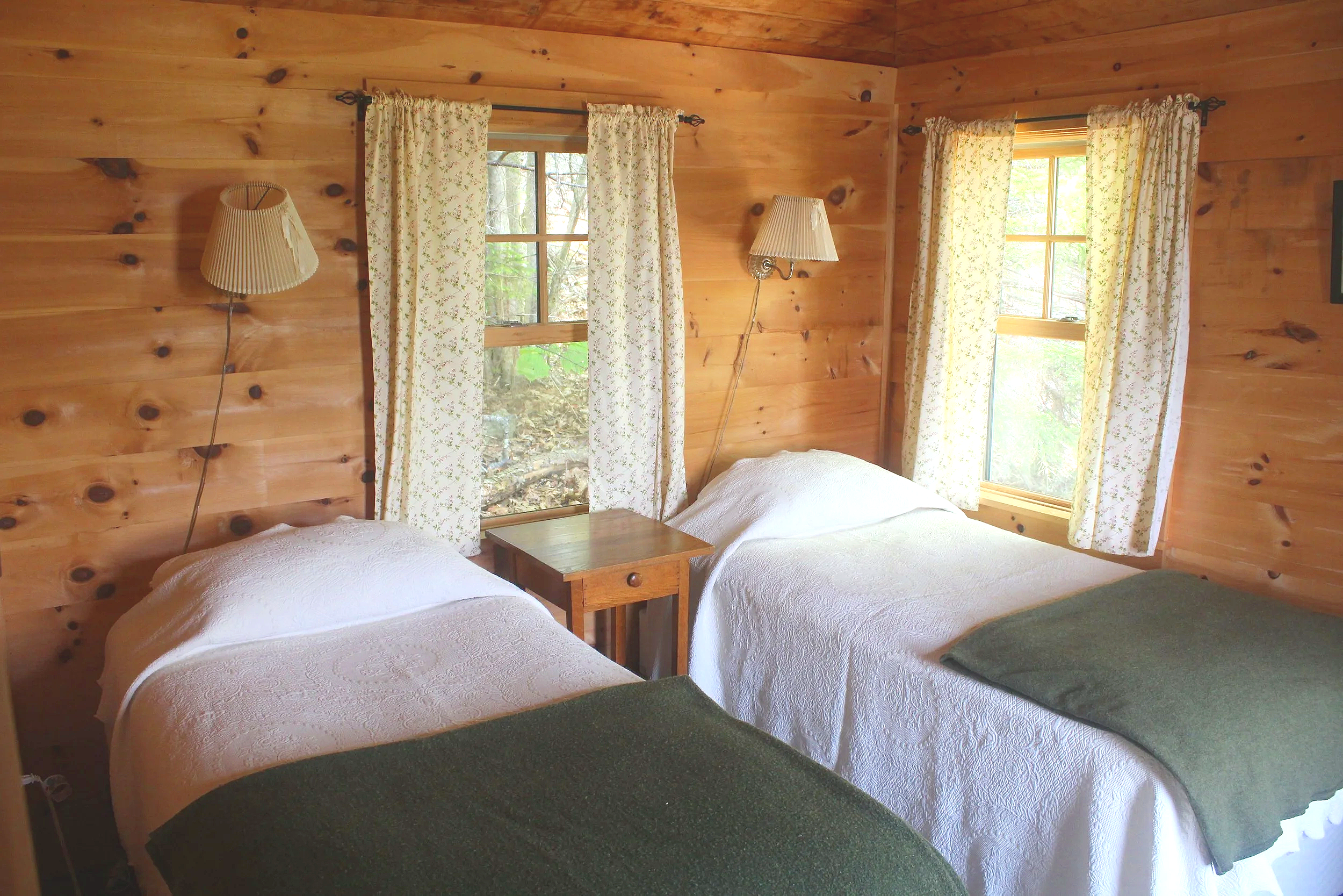 One bedroom with two twins that can convert to a king