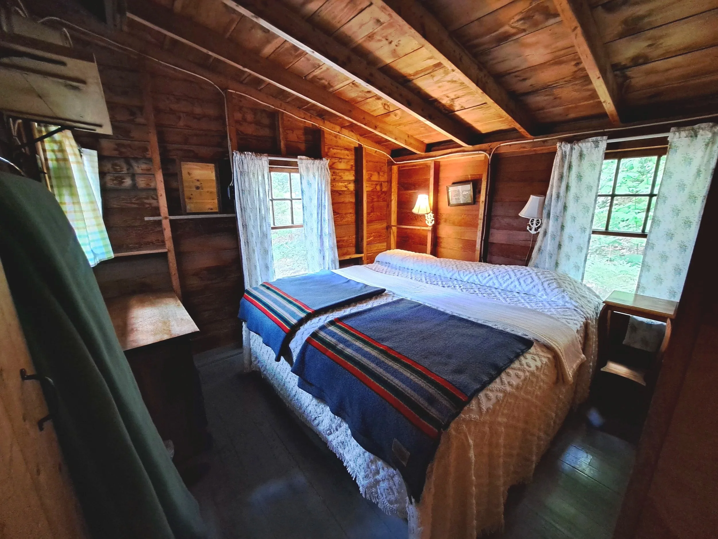 Twin bedroom