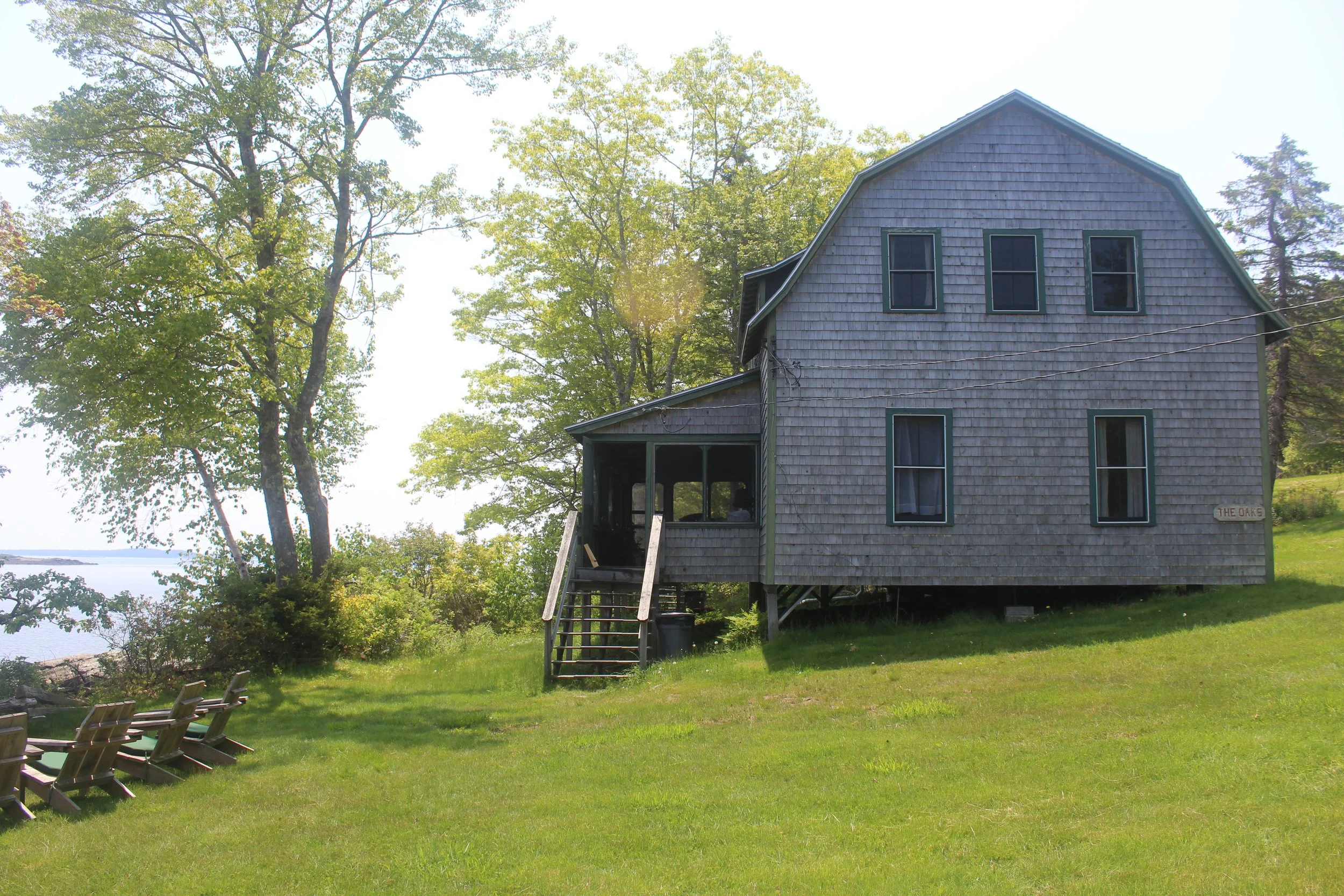 Oaks North entry to screen porch