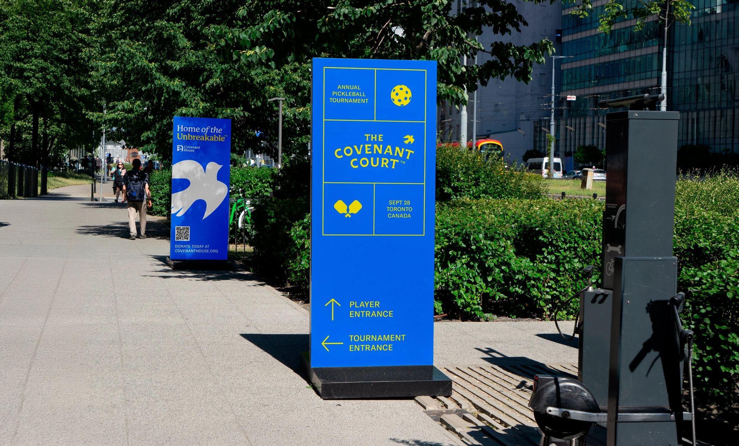 CH_Wayfinding_VerticalBanners_LR.jpg