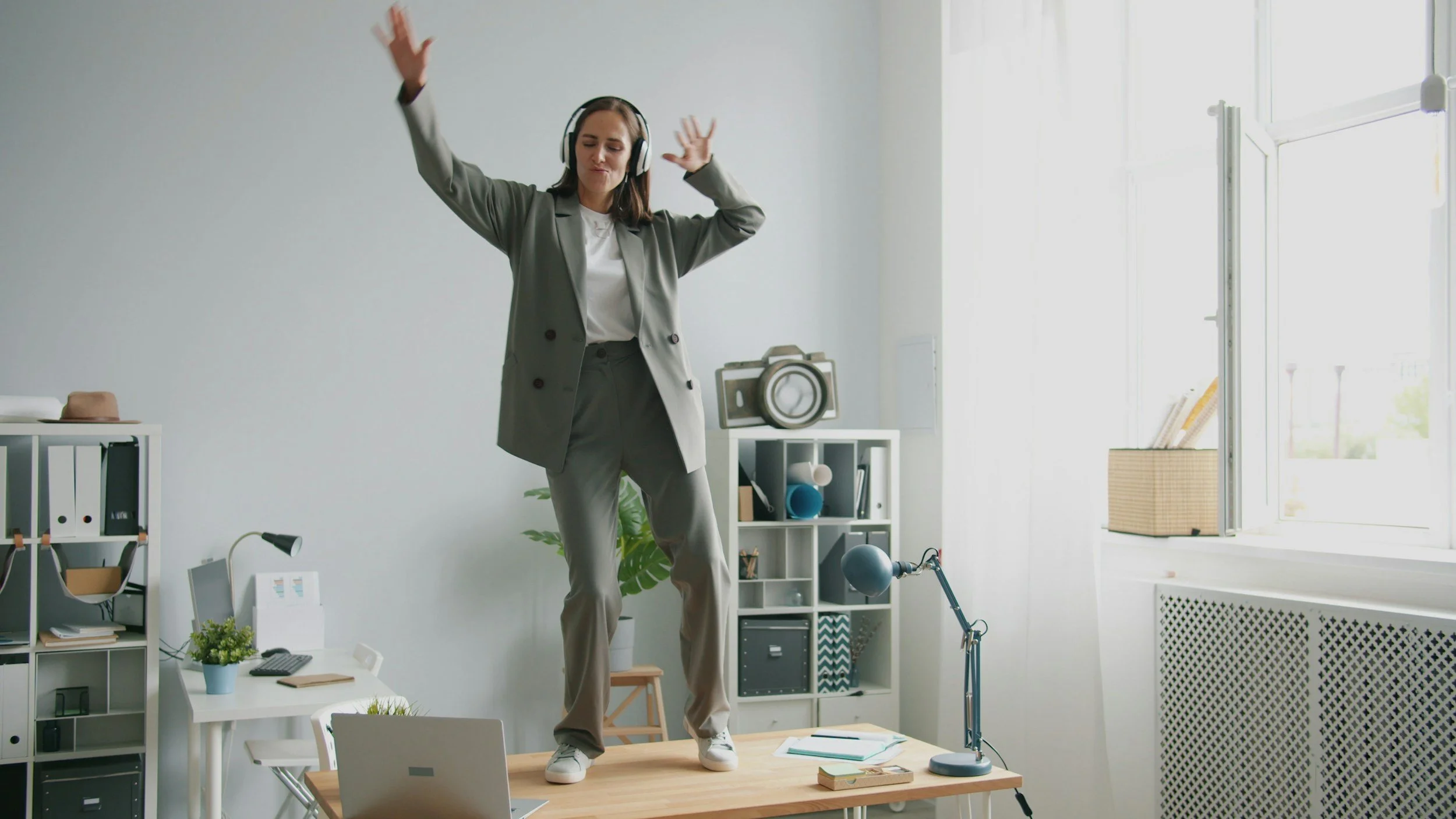 Desk-to-dance routine for workplace wellbeing and team energy