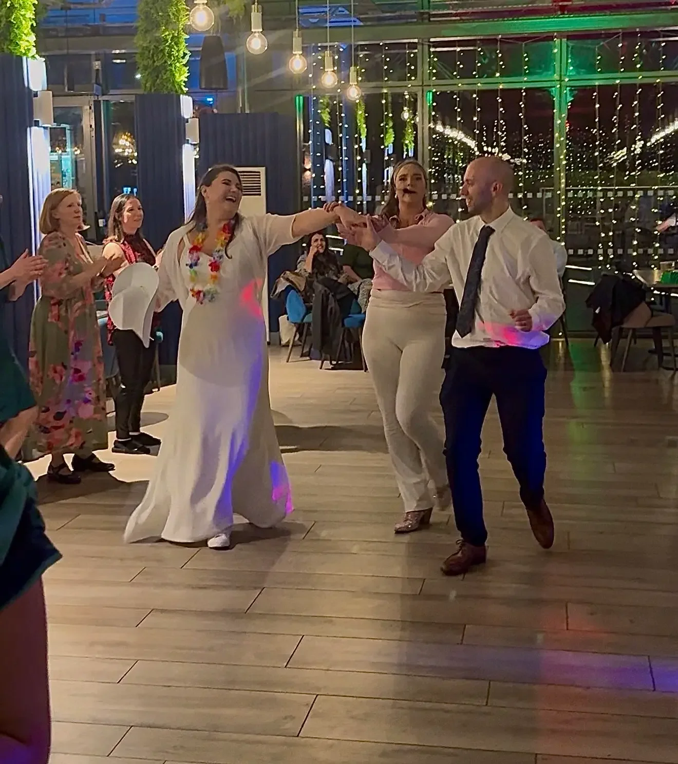 First dance lesson for a couple at their wedding reception in Oxford