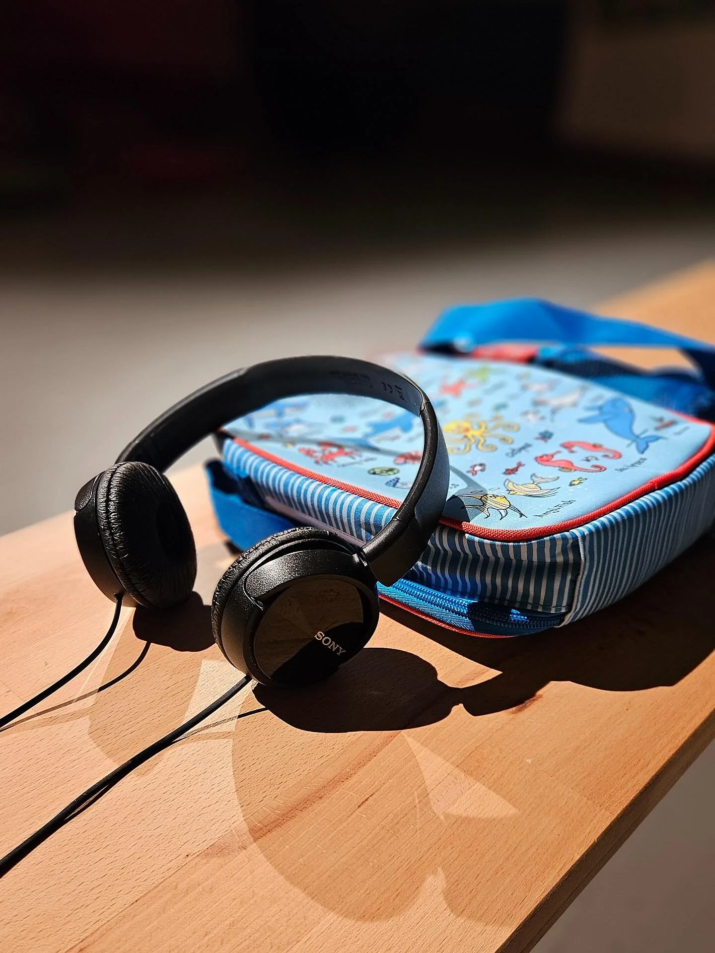 📕📘ECHO📗📙

De la musique et des baleines,
&Agrave; d&eacute;couvrir &agrave; partir du 18 juin. 

R&eacute;servations sur : 
Compagniedyade.com