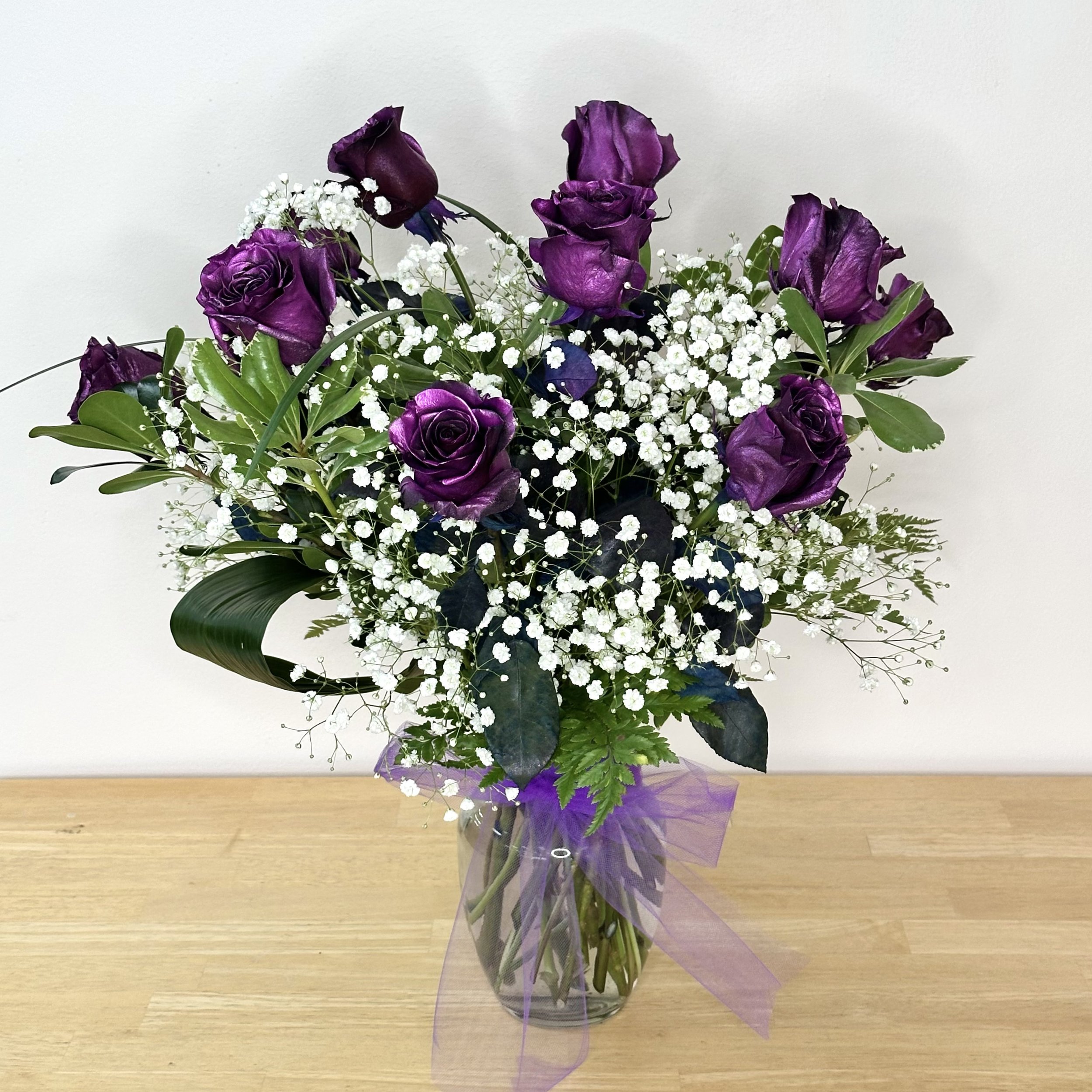 Classic Dozen Metallic Rose Arrangement