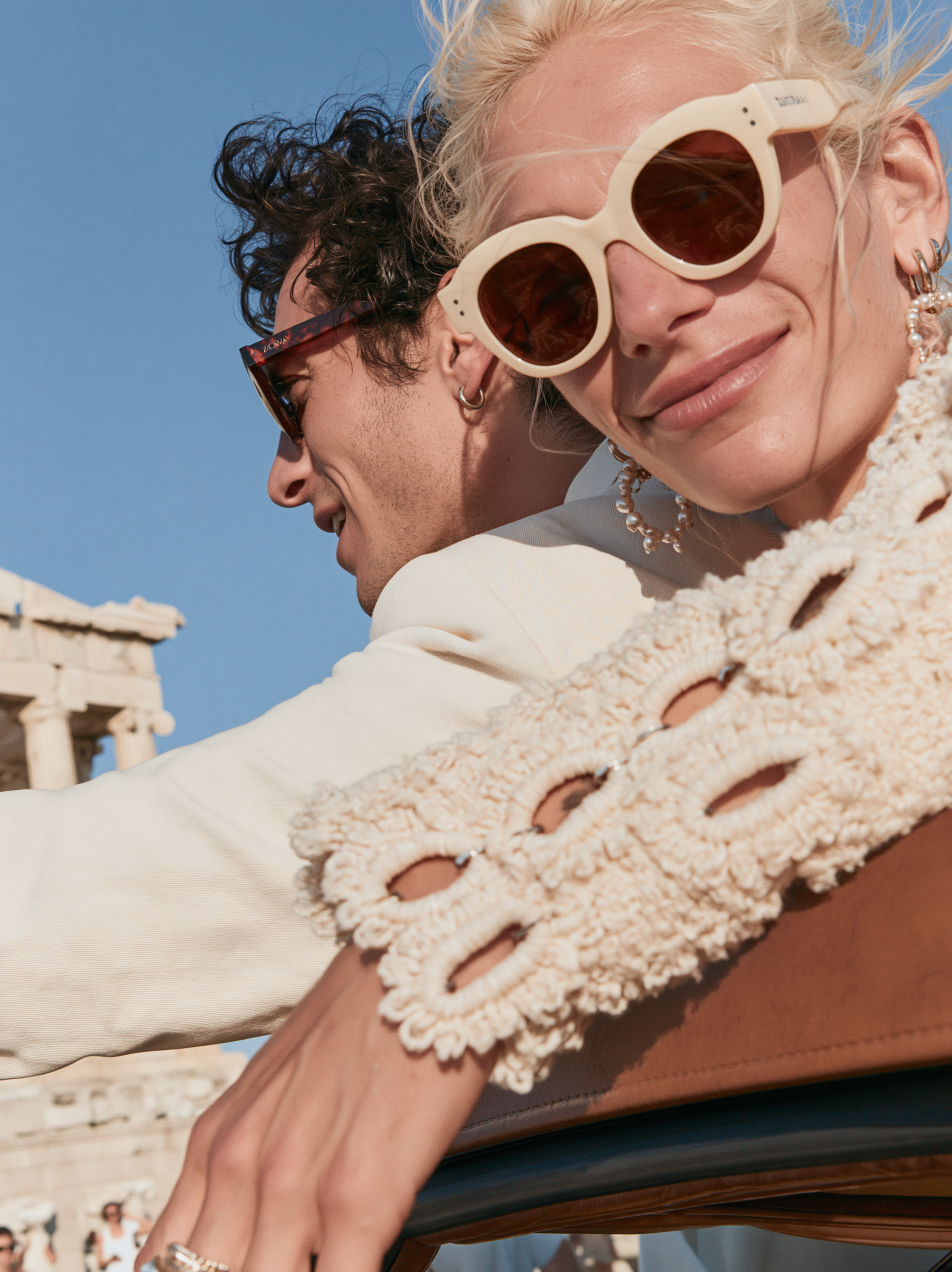 httpss.mj.runyTPrOeFnKho_Zara_summer_campaign_editorial_in_Gr_60c1e737-0354-4fcb-8944-54159d664105_1.png