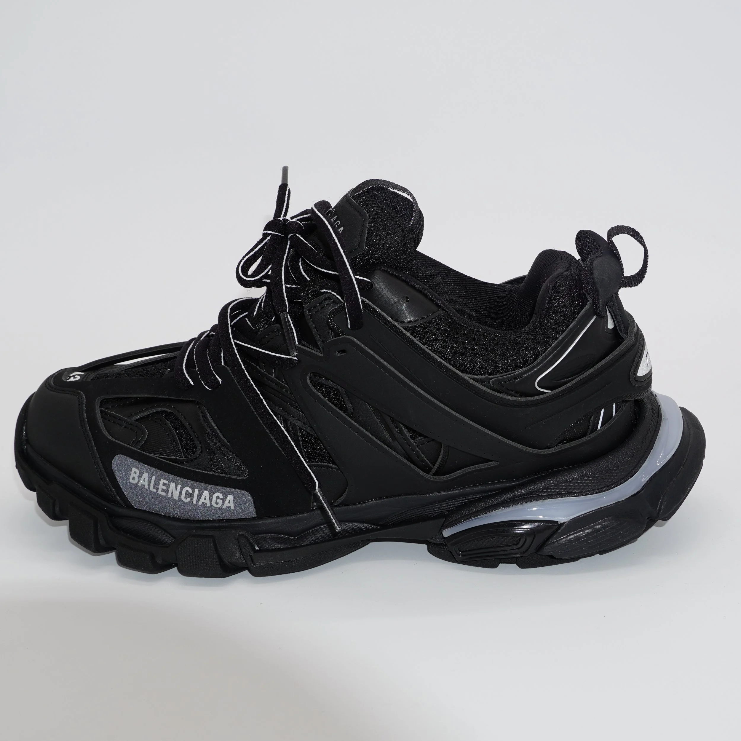 BALENCIAGA