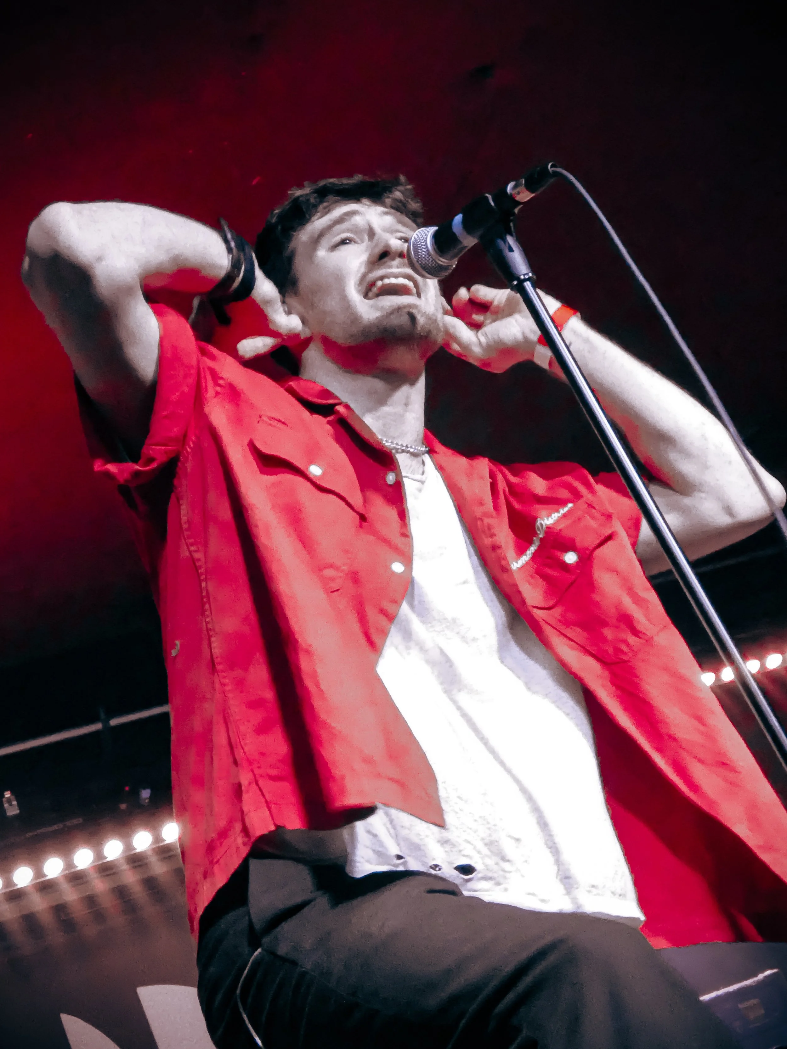 Television Skies stops at Arlene’s Grocery