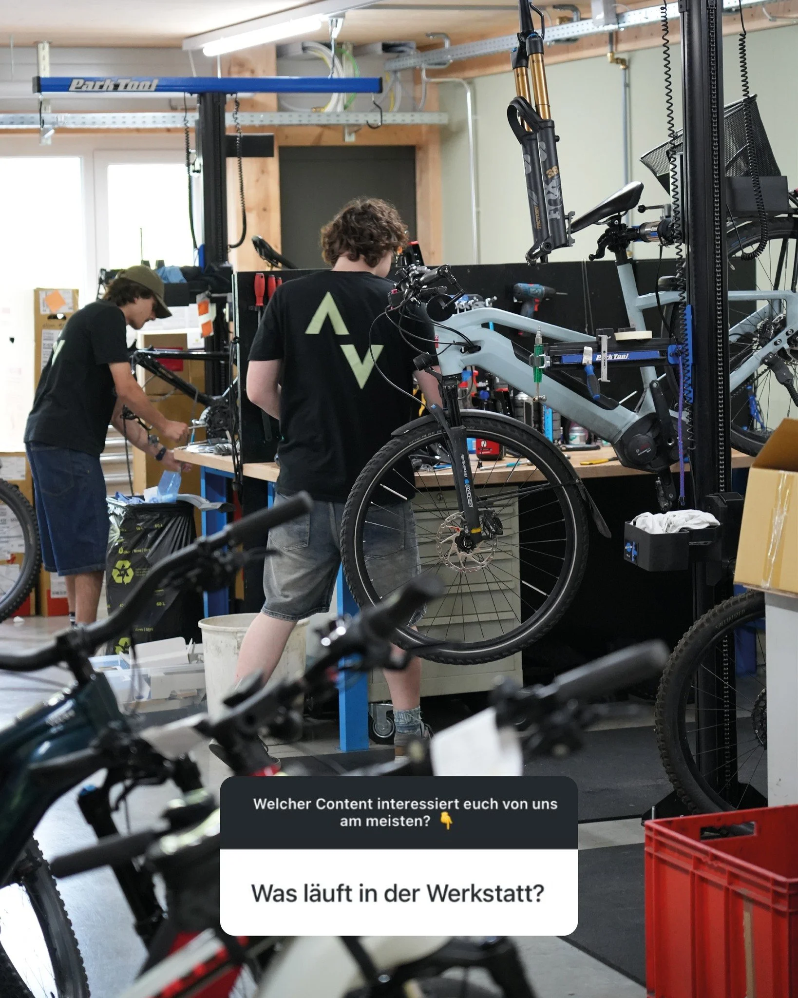 Kurz gesagt: deutlich mehr, als man von aussen sieht. 👀

Zwischen Annahme und Abholung werden Bikes gepr&uuml;ft, Fehler gesucht, L&ouml;sungen gefunden und manchmal auch ein bisschen Detektivarbeit geleistet. 🔍  Wir sorgen daf&uuml;r, dass eure Bi