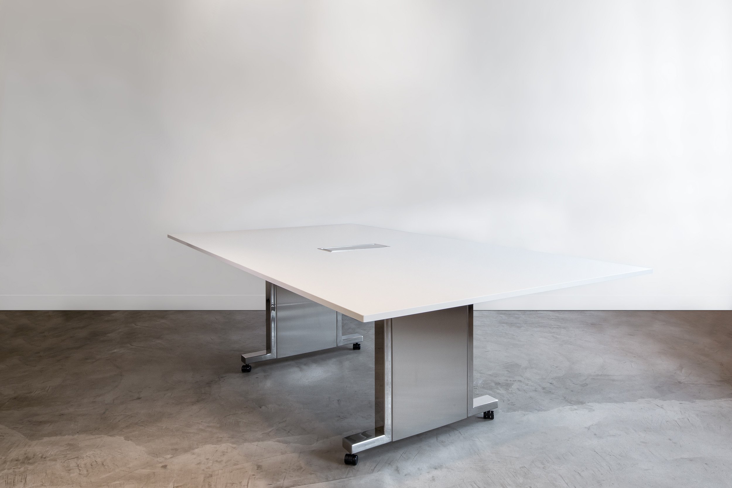 Prismatique Cambria Flip Top PortaXL Table.jpg
