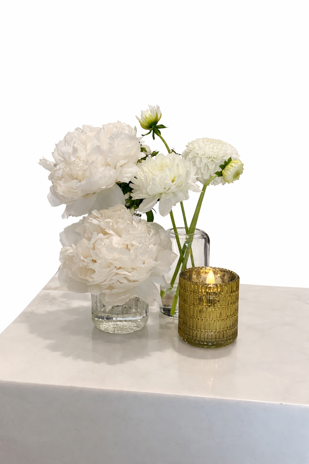 white bud vase.png