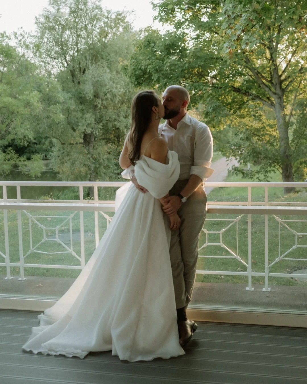 In love with all the moments I captured on this wedding 🥹 

#weddingphotography #weddingphotographer #editorial #elopementphotographer #editorialwedding

WEDDINGPHOTOGRAPHER
HOCHZEITSFOTOGRAF
DESTINATION WEDDING