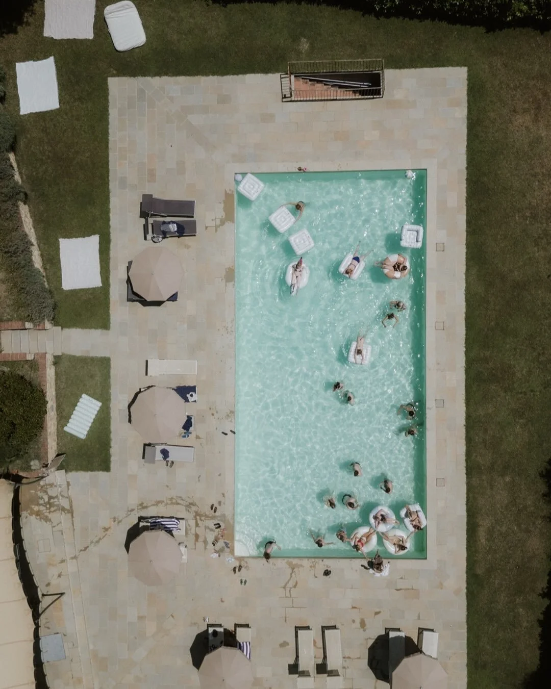 A little glimpse into the day after, the Pool Party. 🤍