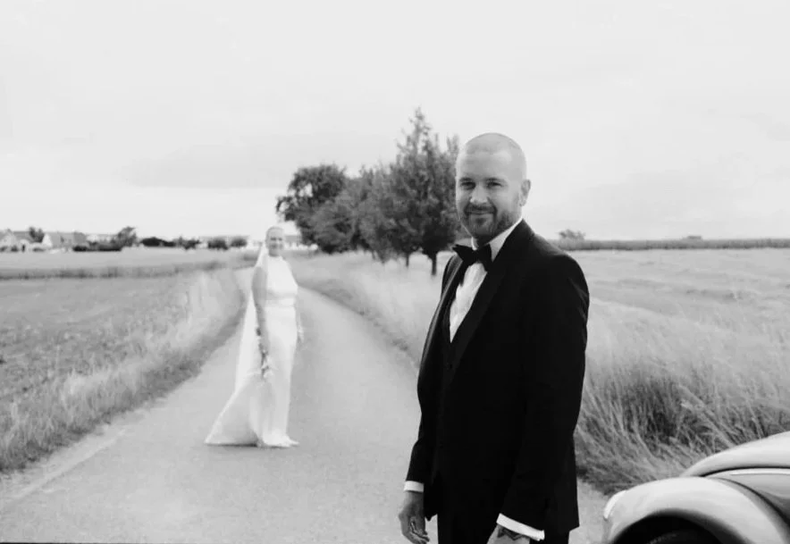 Unconventional wedding photography and Super 8 films in Europe. Germany, Italy, Switzerland, Spain, Portugal & beyond.