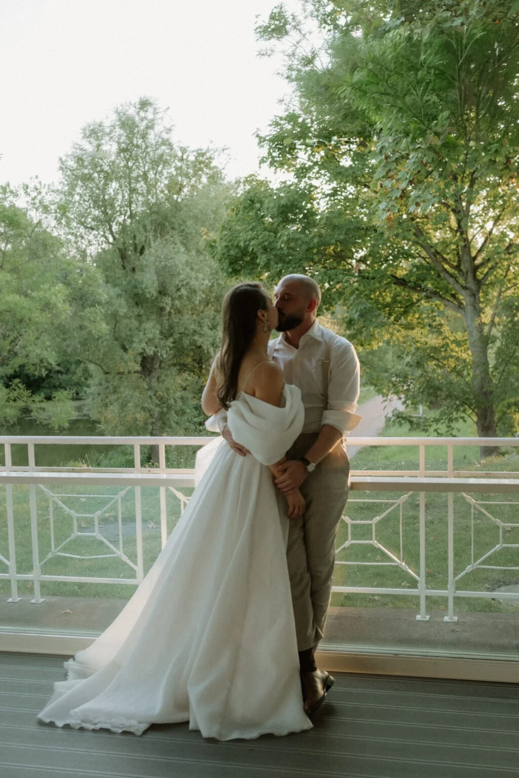 Unconventional wedding photography and Super 8 films in Europe. Germany, Italy, Switzerland, Spain, Portugal & beyond.