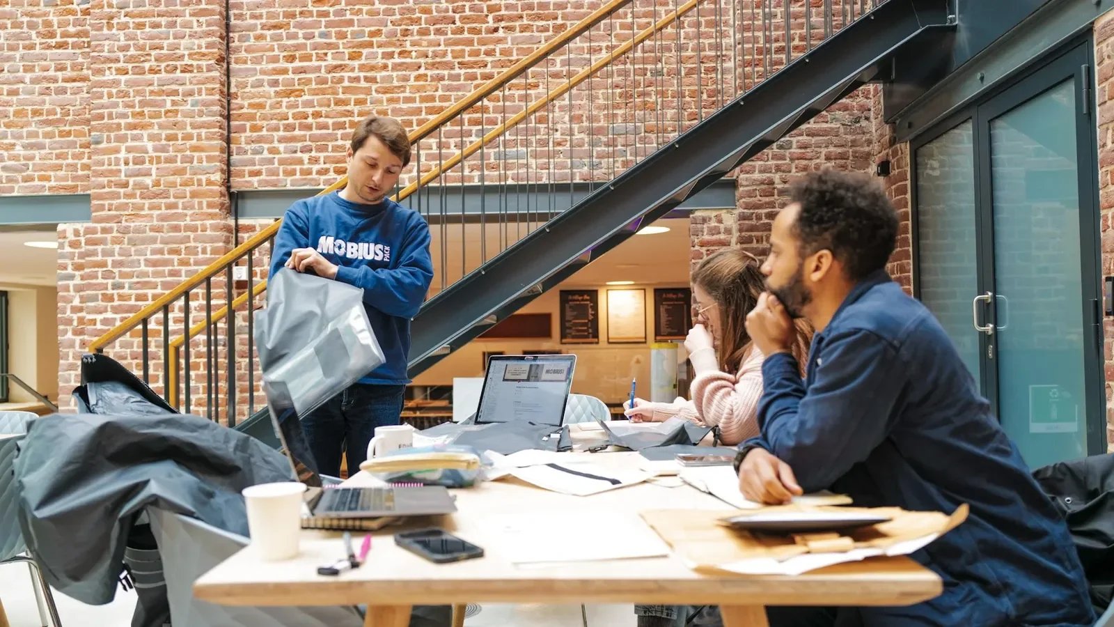 L'équipe MOBIUSpack en atelier de travail sur les emballages réutilisables et recyclables