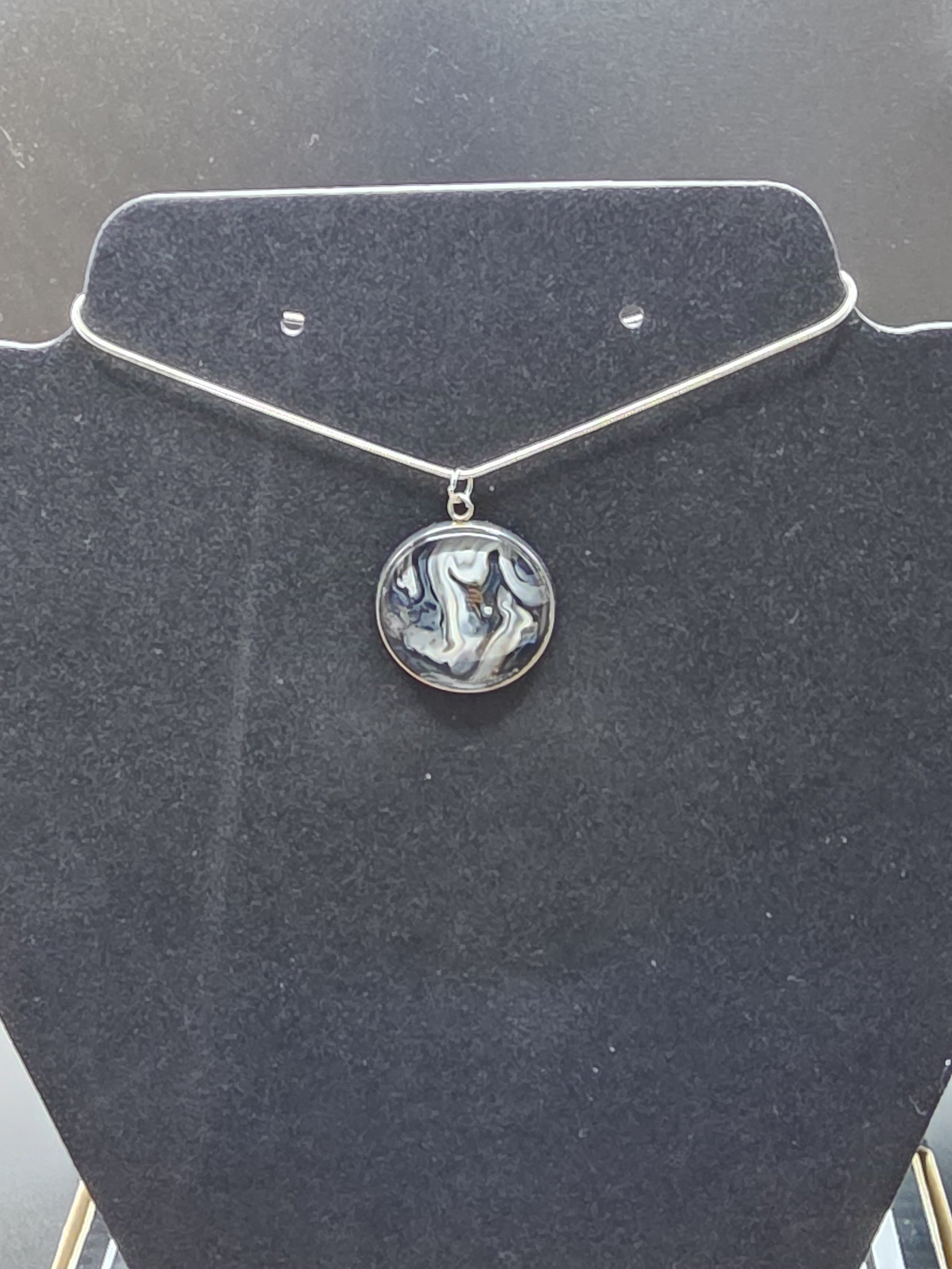 Monochrome Elegance: Black & White Acrylic Art Necklace