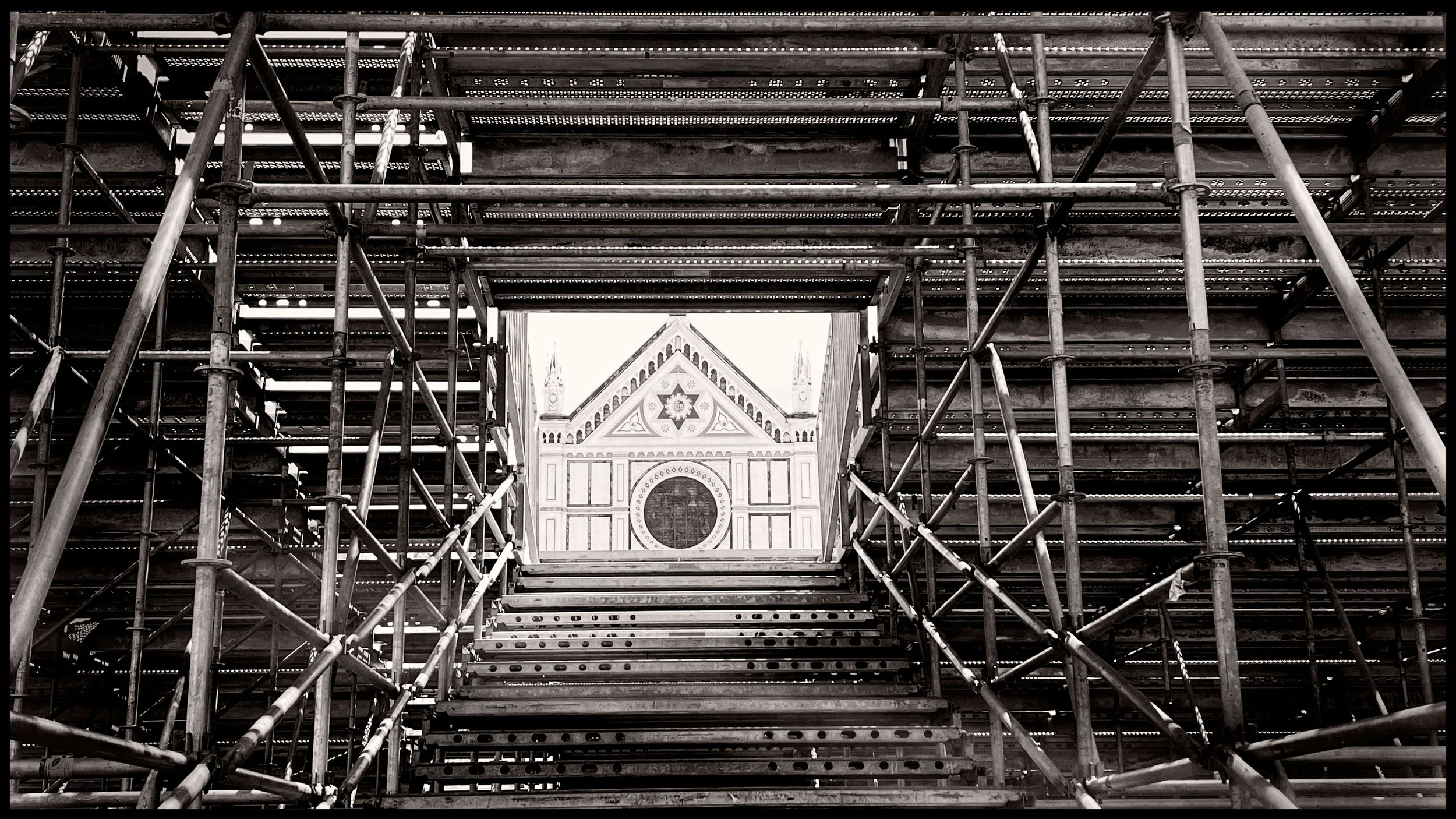 Santa Croce through Scaffolding.jpg