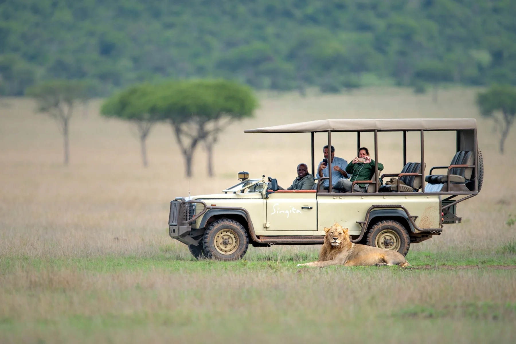 Game Drive _ Singita Grumeti Reserve _ Ross Couper 1.jpg