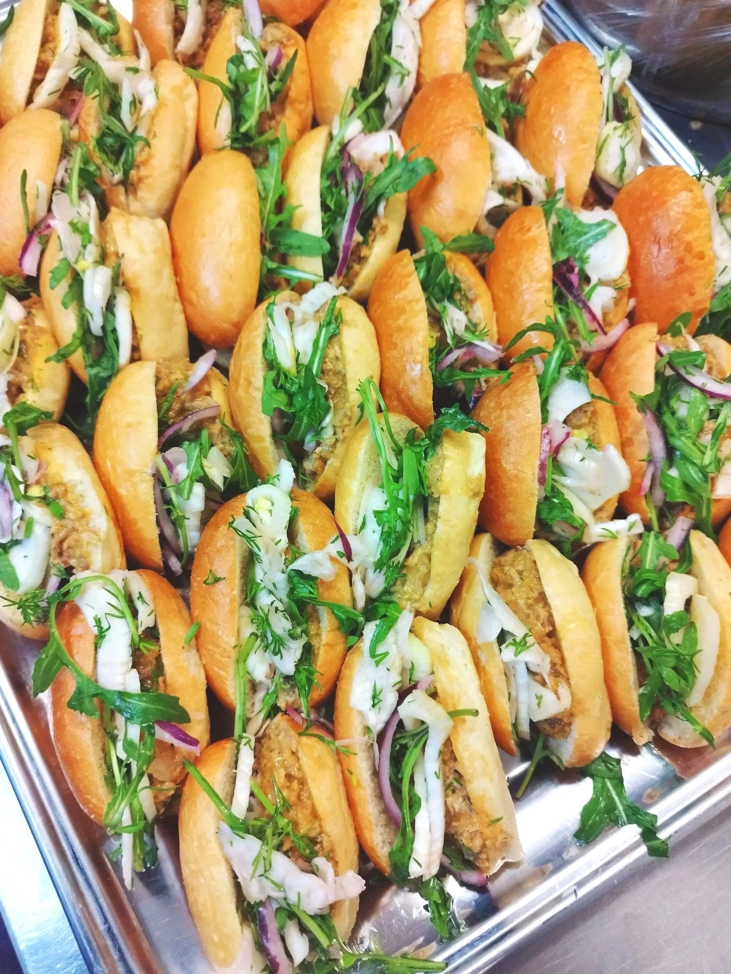 Déjeuner d’entreprise avec sandwiches traiteur à Lille – Albè Traiteur