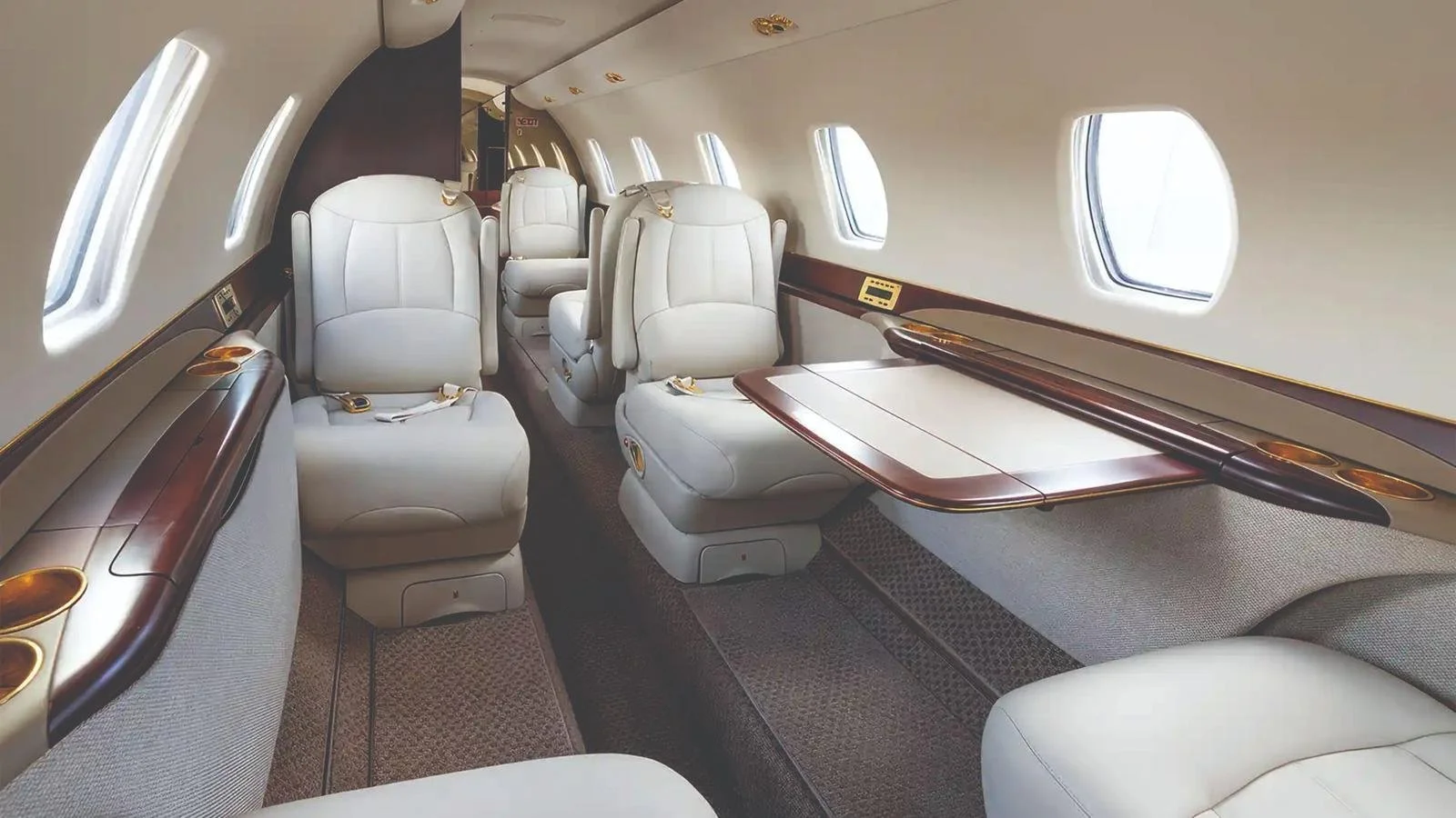 Cessna Sovereign Interior 01_optimized.jpg