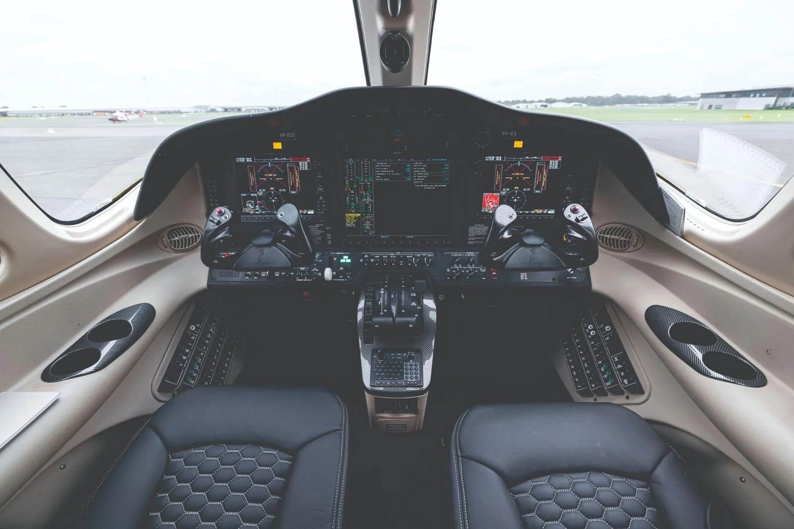 Cessna Mustang Interior 01_optimized.jpg