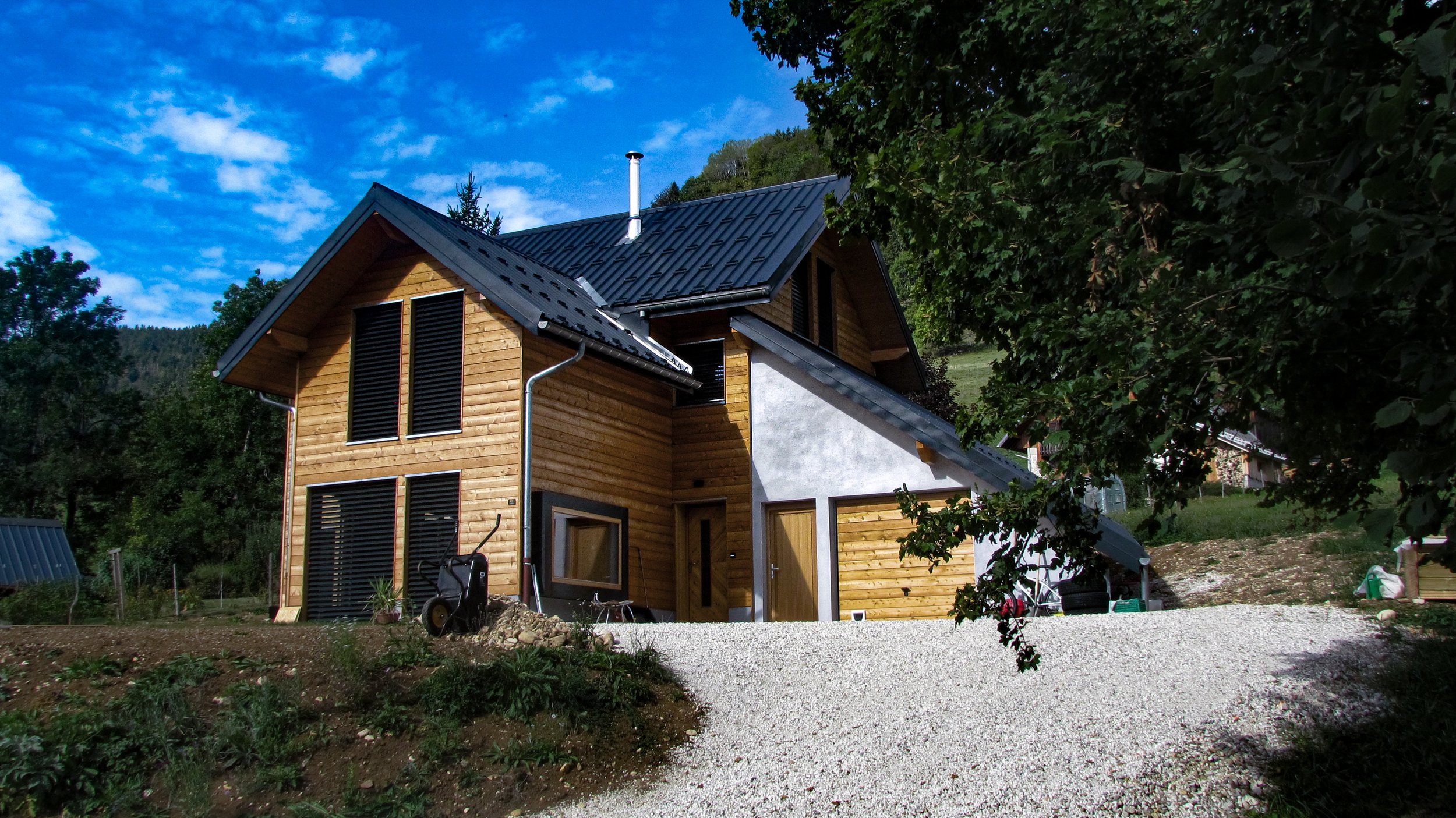 Entrée Maison Bois Entremont le Vieux.jpg