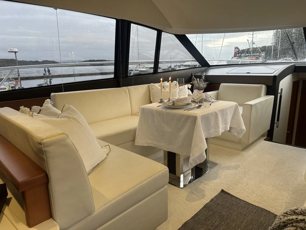 fjord-queen-salon-luxury-yacht.jpg