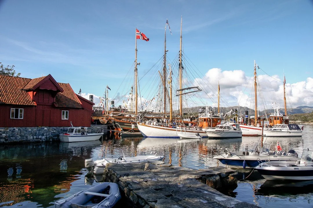 exclusive-yacht-arrival-skjerjehamn.jpg