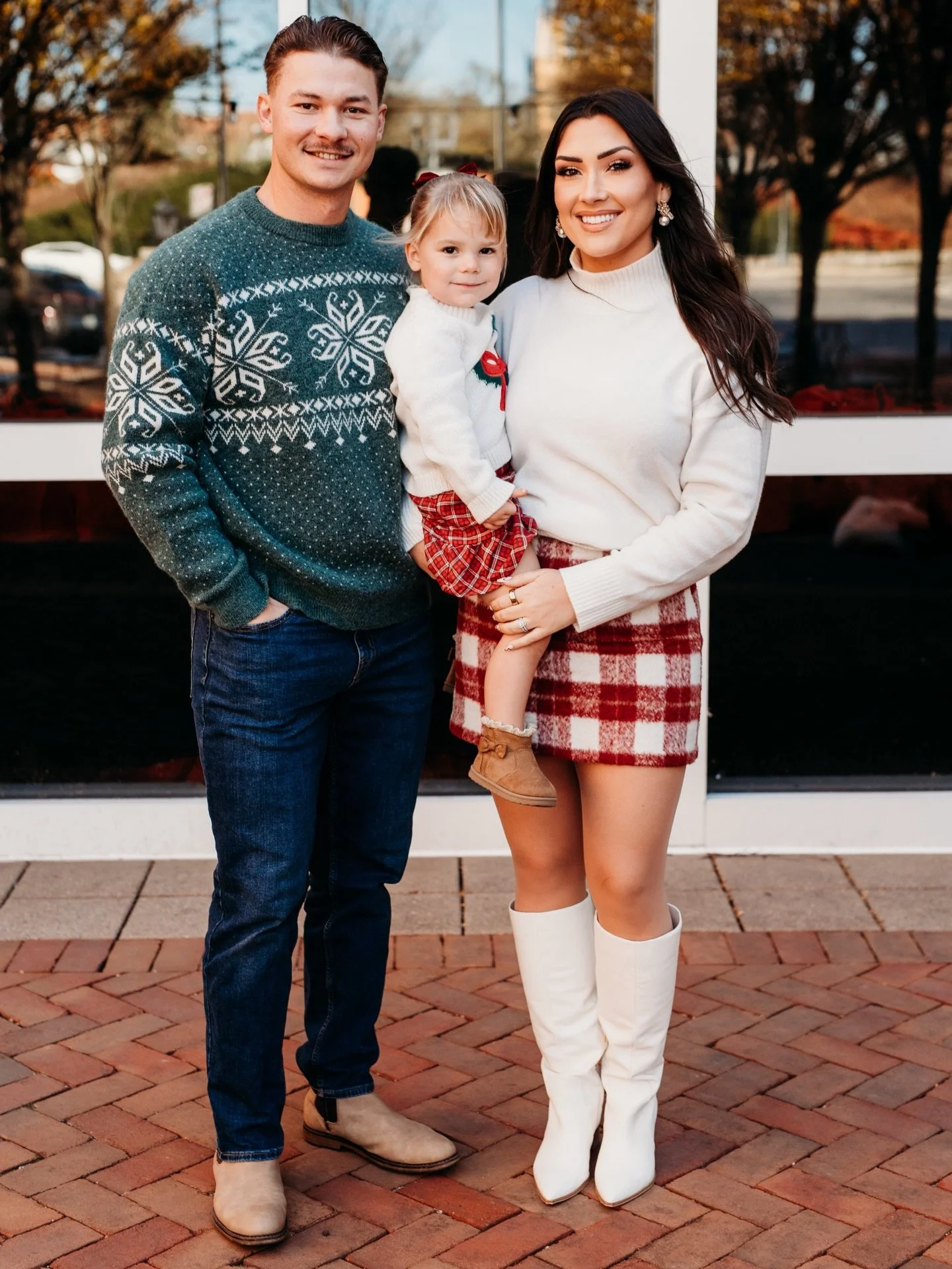 Merry Christmas ❤️🎄

#familyphotos #christmasphotos #christmas #christmasoutfits #family