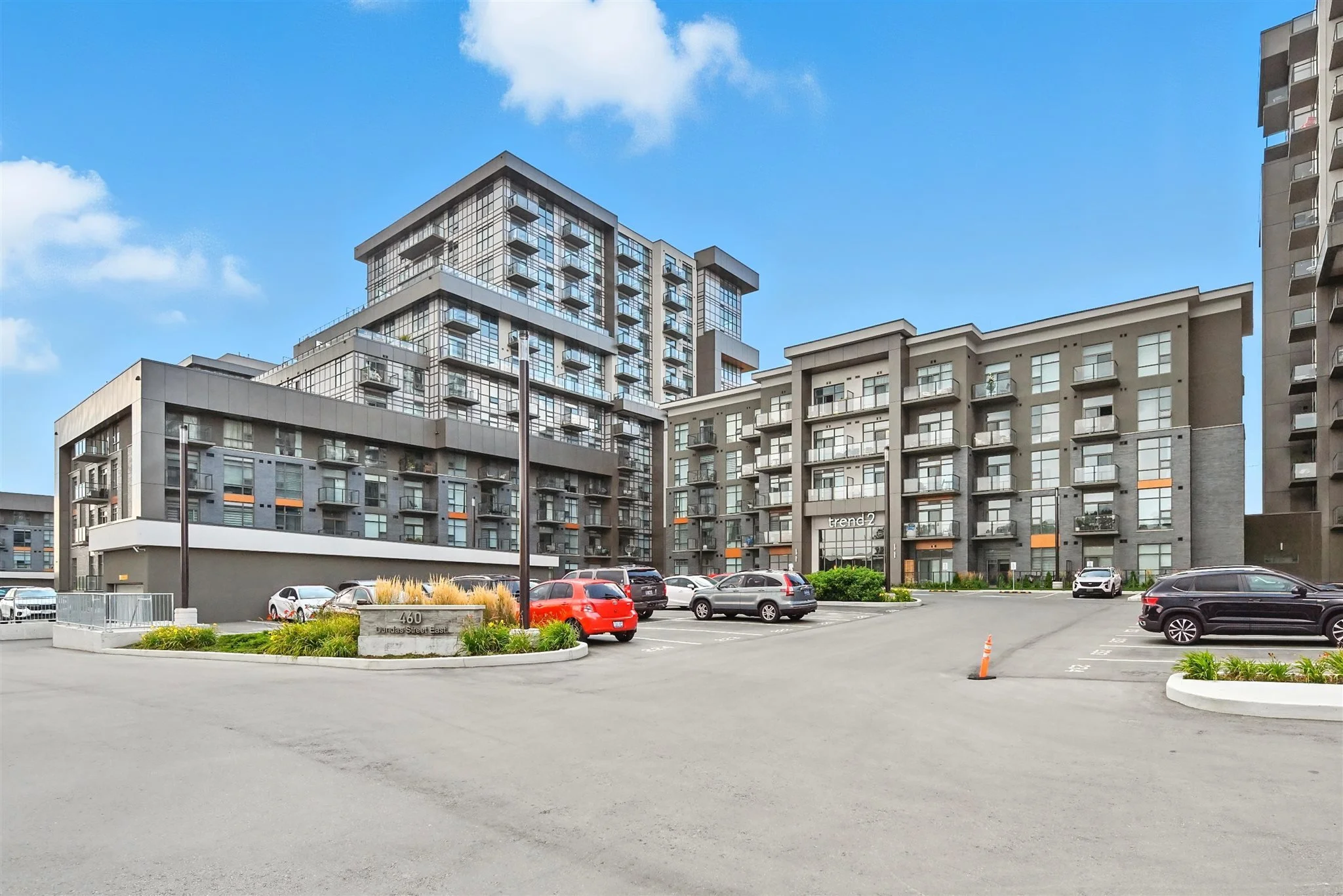 01-460 dundas-001.jpg